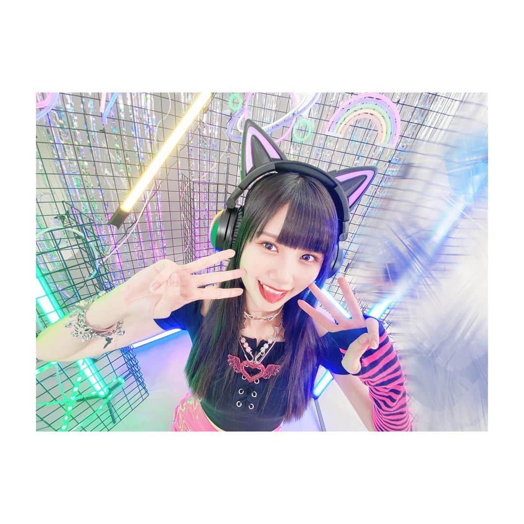 のインスタグラム：「. 𝐌𝐚𝐫𝐜𝐡. #生寫真 為了明天的🤝🏻今天不熬夜🤒🤒🤒 宅女不想早起（泣） - 三月の #生写真 ( 'ㅂ')🎮㌰㌰ 明日の早起き頑張るᜊﬞﬞ 𓈒𓏸 - #AKB48 #AKB48TeamTP #TeamTP  #UnitTicTacToe #🔫 #れいち #林于馨」