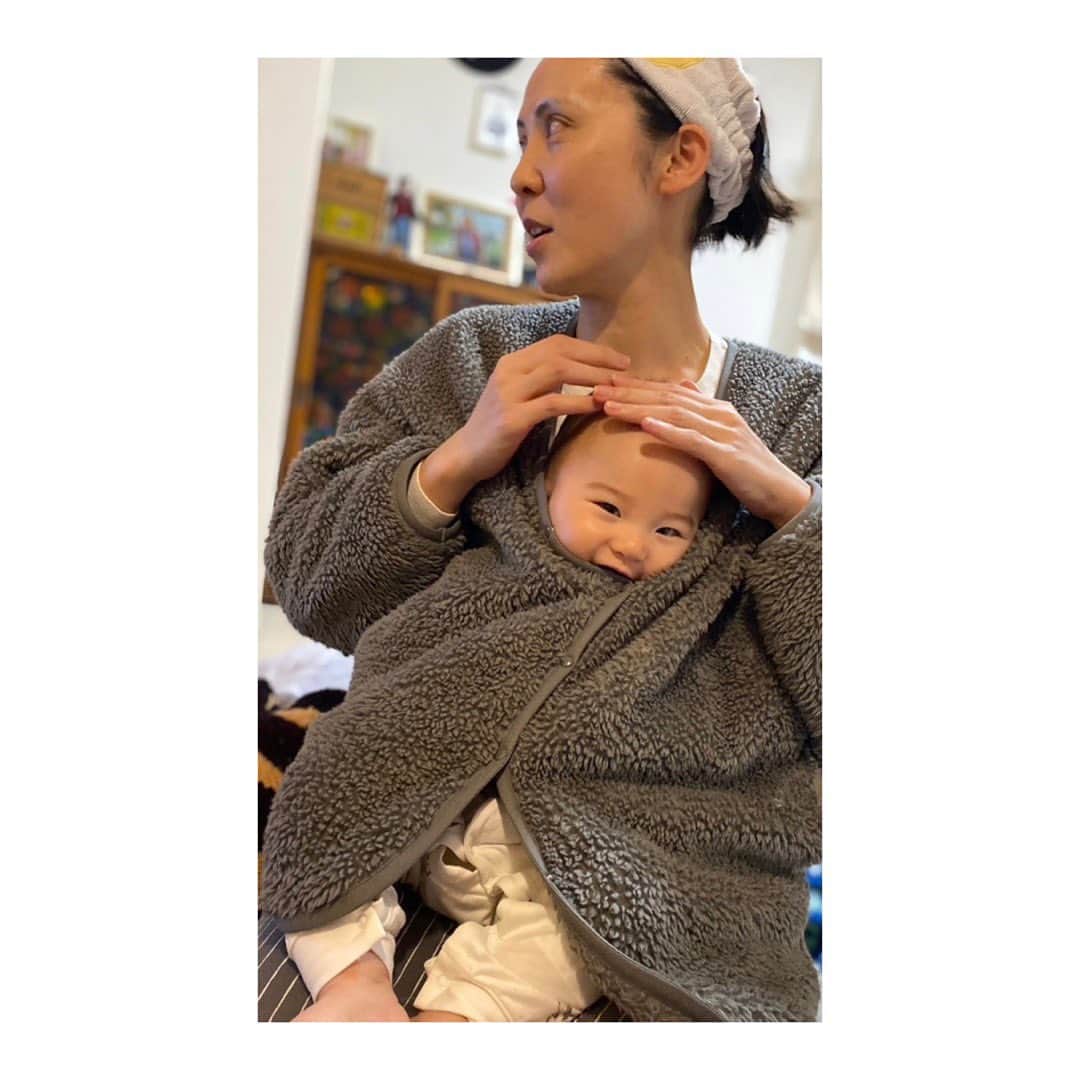 緒月遠麻のインスタグラム：「☺︎  ふわふわの頭の毛を触りながら WBC観戦👶⚾️  #お泊まり👶  おやすみなさいませ🌙」