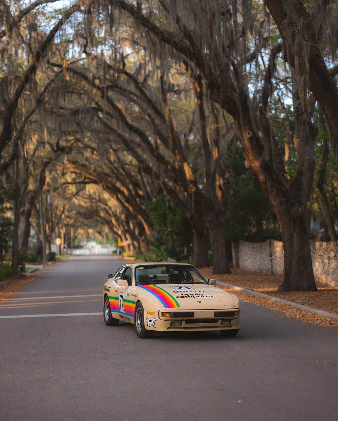 Porscheさんのインスタグラム写真 - (PorscheInstagram)「Hi! I'm Syd, and this is Tim, my 1984 Porsche 944 🙂 This month, I took on an eight-day journey across the USA, driving down the east coast from Vermont to Florida, then up and over to Austin, to experience and show you all the Porsche happenings @sxsw! Along the way, I shot some of my friends' Porsche cars and captured the experience of bringing my 935-inspired Porsche all the way to Austin. Now passing the mic to @hijoflacko – you'll hear from him next! #PorscheSXSW」3月11日 0時02分 - porsche