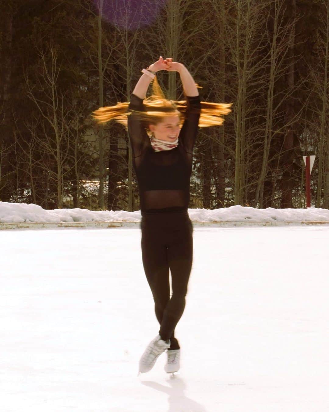 ナターシャ・ピュリッチさんのインスタグラム写真 - (ナターシャ・ピュリッチInstagram)「Spinning into the weekend. ⛸🌪  #figureskating #canmorealberta #nordiccentercanmore #auraboots #johnwilsonblades」3月11日 0時47分 - tashapurich