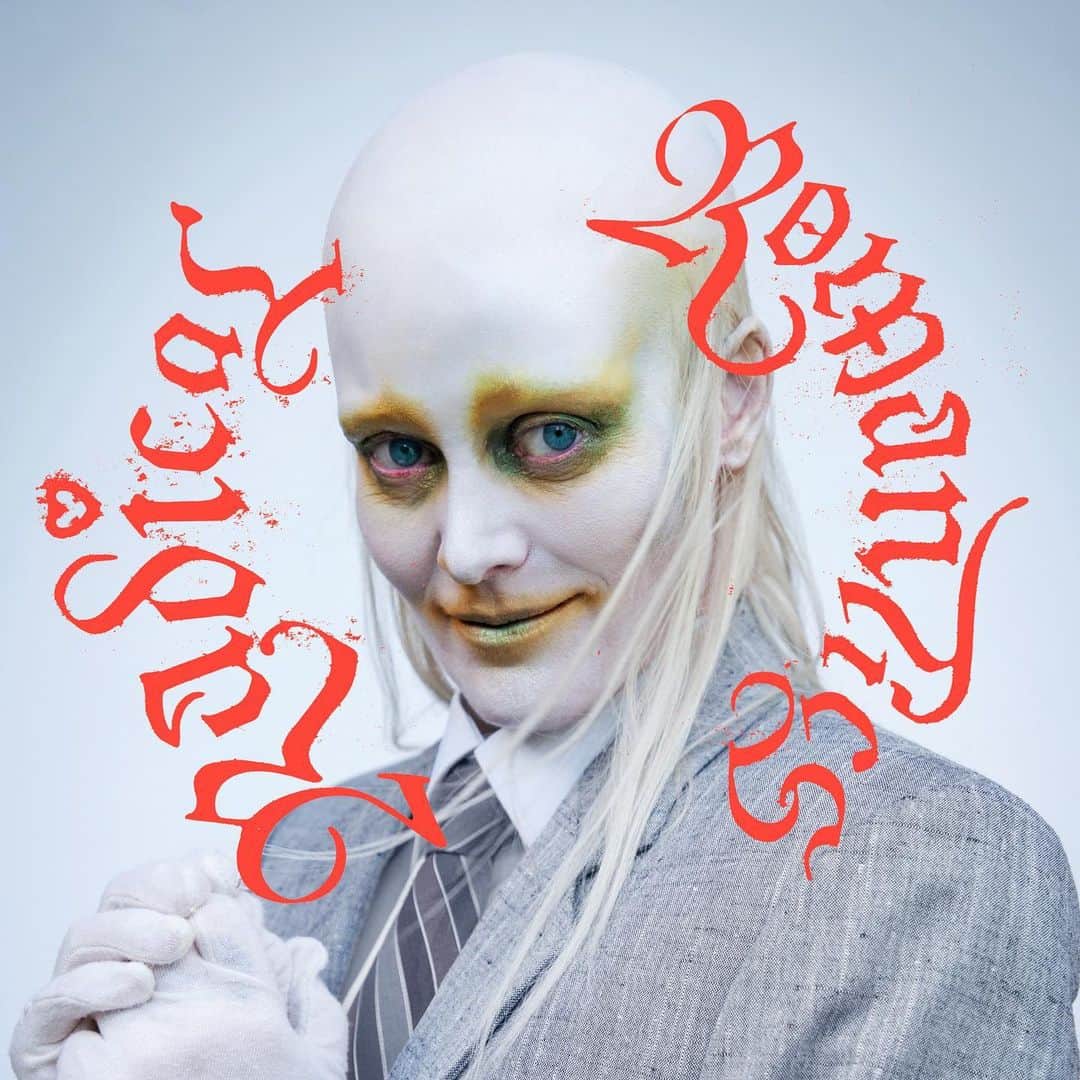 ナイン・インチ・ネイルズのインスタグラム：「The new @feverray album, Radical Romantics, is out today. Trent & Atticus co-produced the songs ‘Even It Out’ and ‘North.’ Listen to Radical Romantics at the link in bio.」