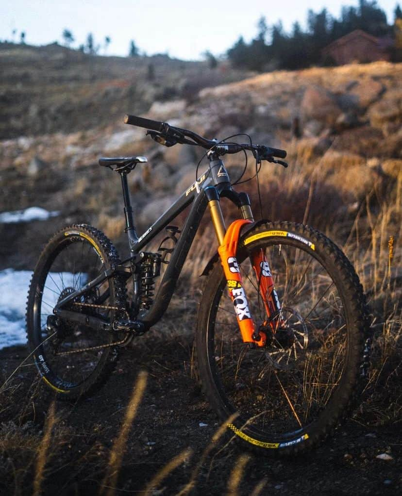 Fuji Bikesのインスタグラム：「Ready for some snow melt ☀️? What trails will you be riding this year?   📷 @Mattyjooones」