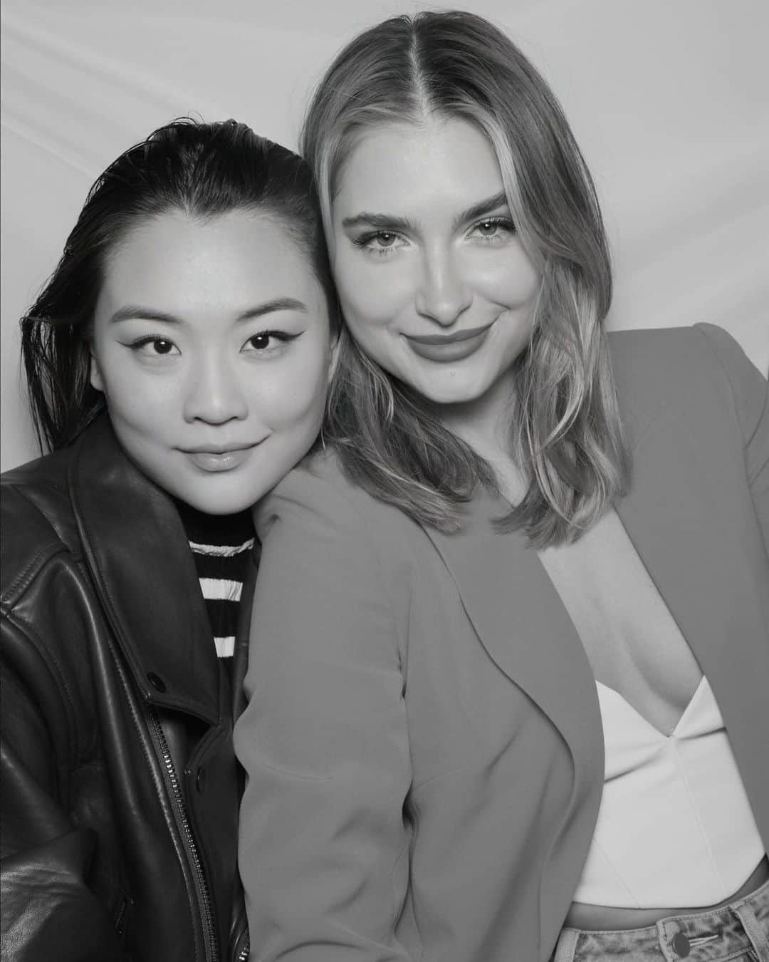 Monica Aksamitさんのインスタグラム写真 - (Monica AksamitInstagram)「last night with @amandauprichard   #amandauprichard #nyc  #womensfashion #fashioninspo #blazer #polishgirl #polish #polishwoman」3月11日 2時50分 - monicaaksamit