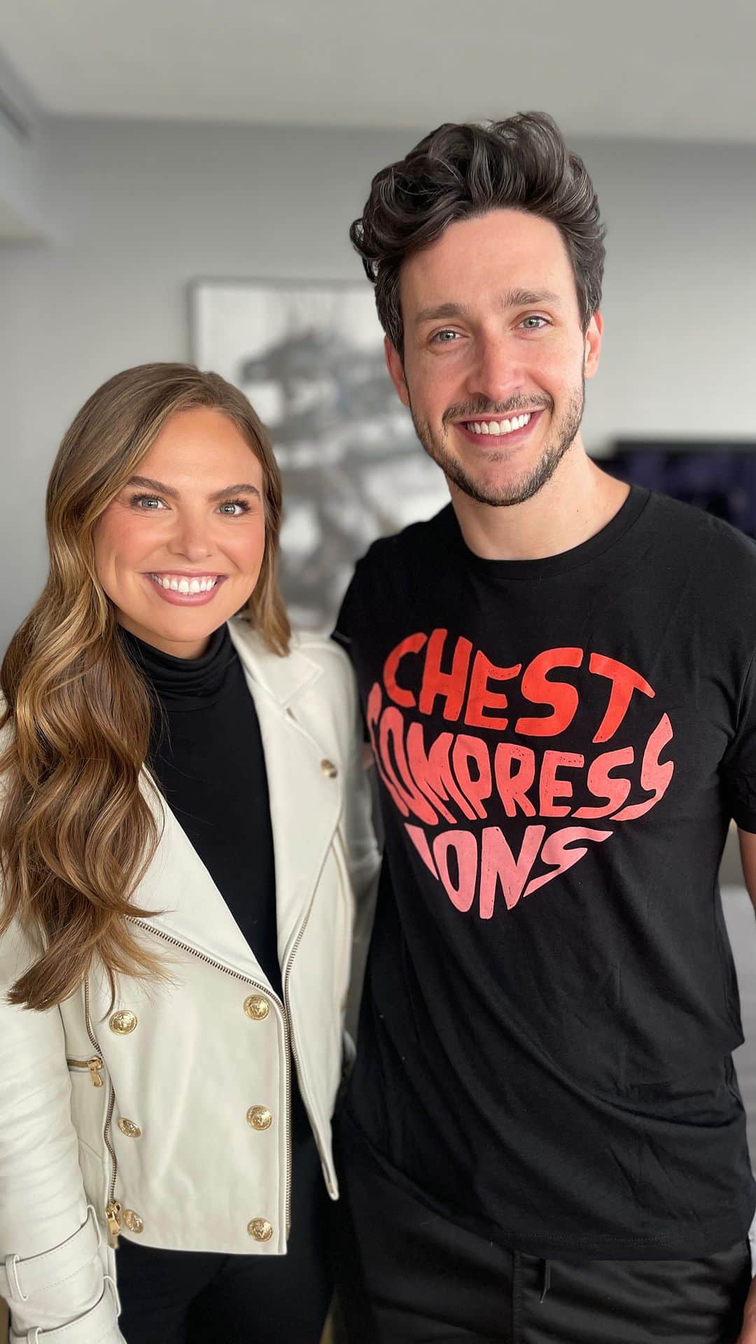 ドクター・マイクのインスタグラム：「Some people really do go too far 🫢 @hannahbrown @thecheckuppodcast」