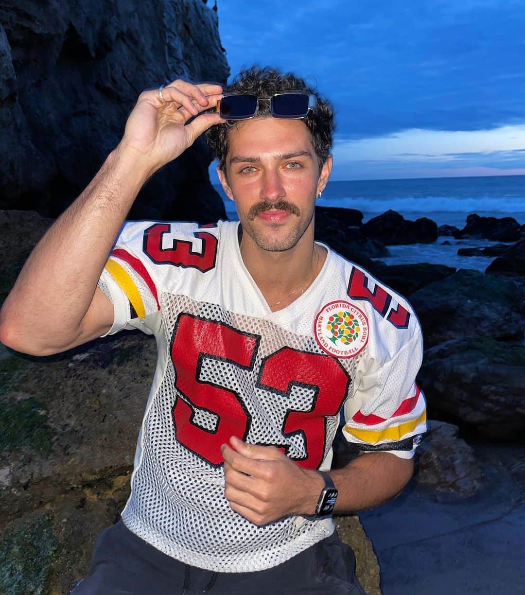 Steven Kellyのインスタグラム：「last week of winter - second month of the stache」