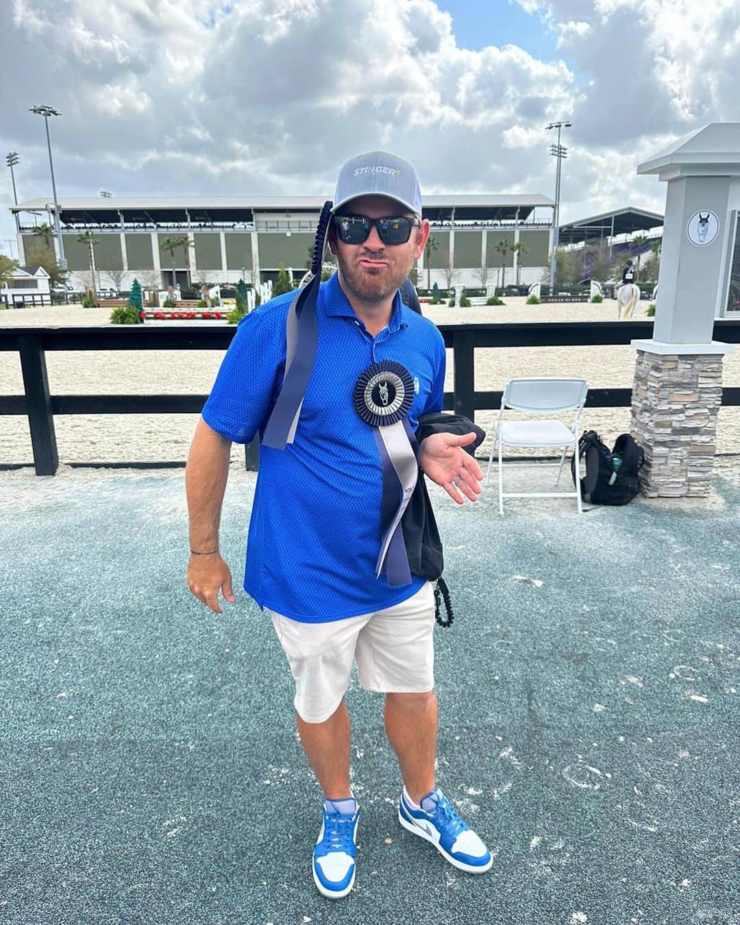 のインスタグラム：「What you’re looking at is a winner 🥇 Helping at the horse show the best I can @worldequestriancenter」