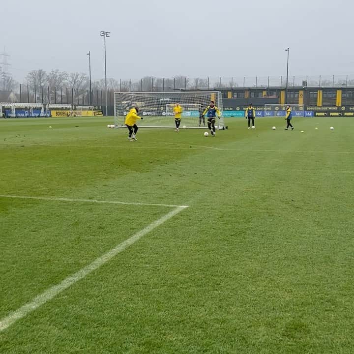 マッツ・フメルスのインスタグラム：「Derbybereit ⚔️」