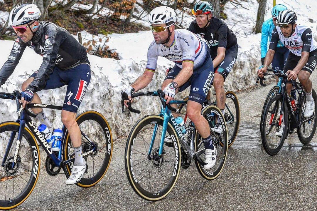 マーク・カヴェンディッシュのインスタグラム：「“Have fun in the snow” they said. ⛷️  📸 @sprintcycling」