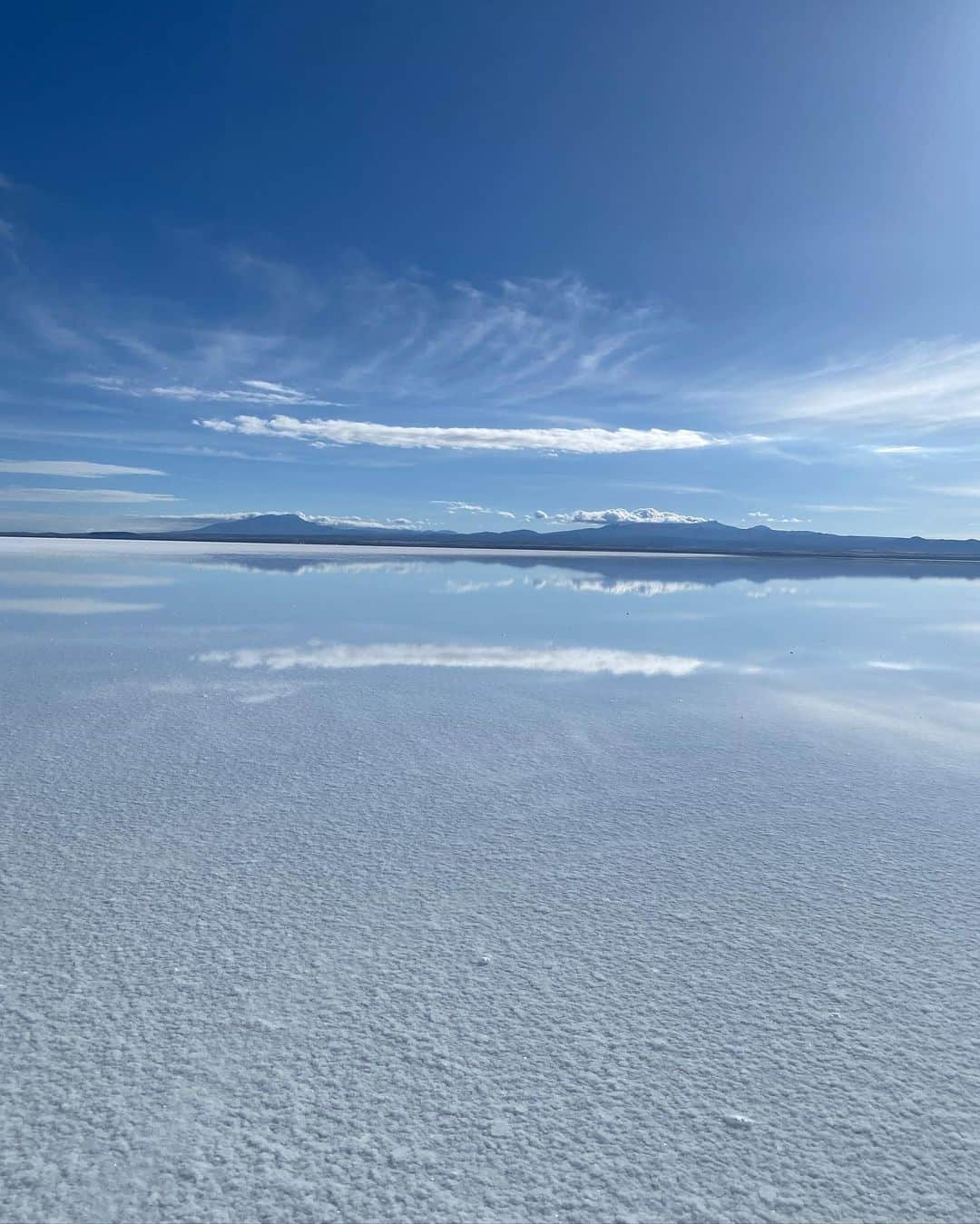 ティモシー・サイクスさんのインスタグラム写真 - (ティモシー・サイクスInstagram)「I am loving my #officewithaview here in Bolivia while beta-testing some upcoming @stockstotrade features, but more importantly I have to remind everyone the power/beauty of the #laptoplifestyle as you should never just do a job for the money alone. I love the #stockmarket because of the freedom it gives me to #workfromanywhere and I’m even prouder to donate 100% of my #daytrading profits to charity to prioritize teaching my students now in over 100 countries worldwide! And I hope you had a great week too and are staying safe even as several big banks like #silvergate and #svb collapse…scary stuff! Thankfully I warned all my students ahead of time so my biggest risk right now is trying not to drop my laptop into this salt water :) #ilovemyjob #laptoplife #saltflats #daytrader #pennystocks #breakfastwithaview」3月11日 5時34分 - timothysykes