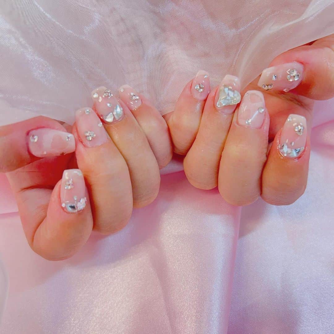 山本ひかるさんのインスタグラム写真 - (山本ひかるInstagram)「かわゆいお爪♥️ #nail #美甲 #ネイル #でっかい #ハート @nailsalon__alles」3月11日 15時12分 - hikaru0228yamamoto