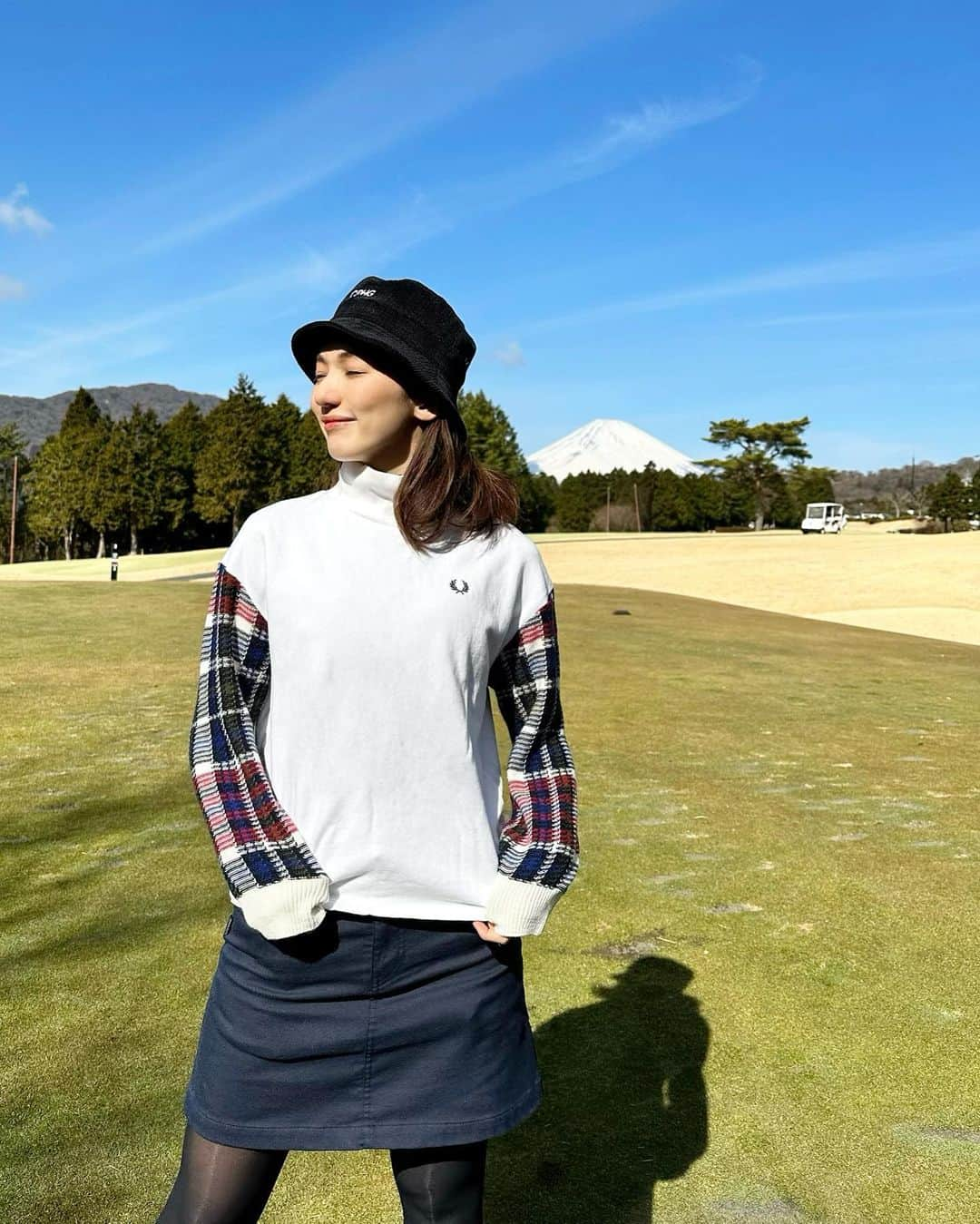 戸崎奈津さんのインスタグラム写真 - (戸崎奈津Instagram)「weekend mode on ⛳️🏌️‍♀️  皆さま良い週末を~🌸   富士山と芦ノ湖🗻絶景✨ #箱根園ゴルフ場   #golf #golfr #golflife #ゴルフウェア #golffashion #골프웨어 #골프여자　#golfwear #富士山 #芦ノ湖 #箱根 #箱根園 #mtfuji #ゴルフ」3月11日 10時21分 - naa_tsu0827