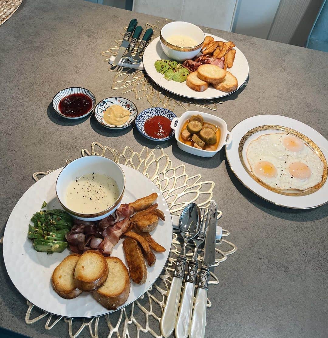 ライムのインスタグラム：「얼마만에 하는 부런치인지🍽️ #레리미요리」