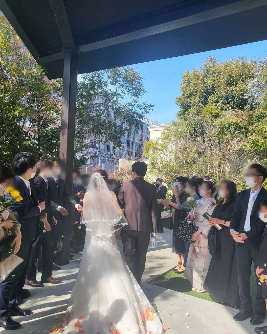 早川真生のインスタグラム：「弟夫婦の結婚式💐⁡ ⁡⁡ ⁡末永くお幸せに👐♡⁡⁡ ⁡⁡ ⁡⁡ ⁡⁡ ⁡ ⁡明日ハワイから帰ってくる2人の為に姉ちゃんはリクエストの🥟を大量に包みます🤲🥟⁡ ⁡⁡ ⁡」