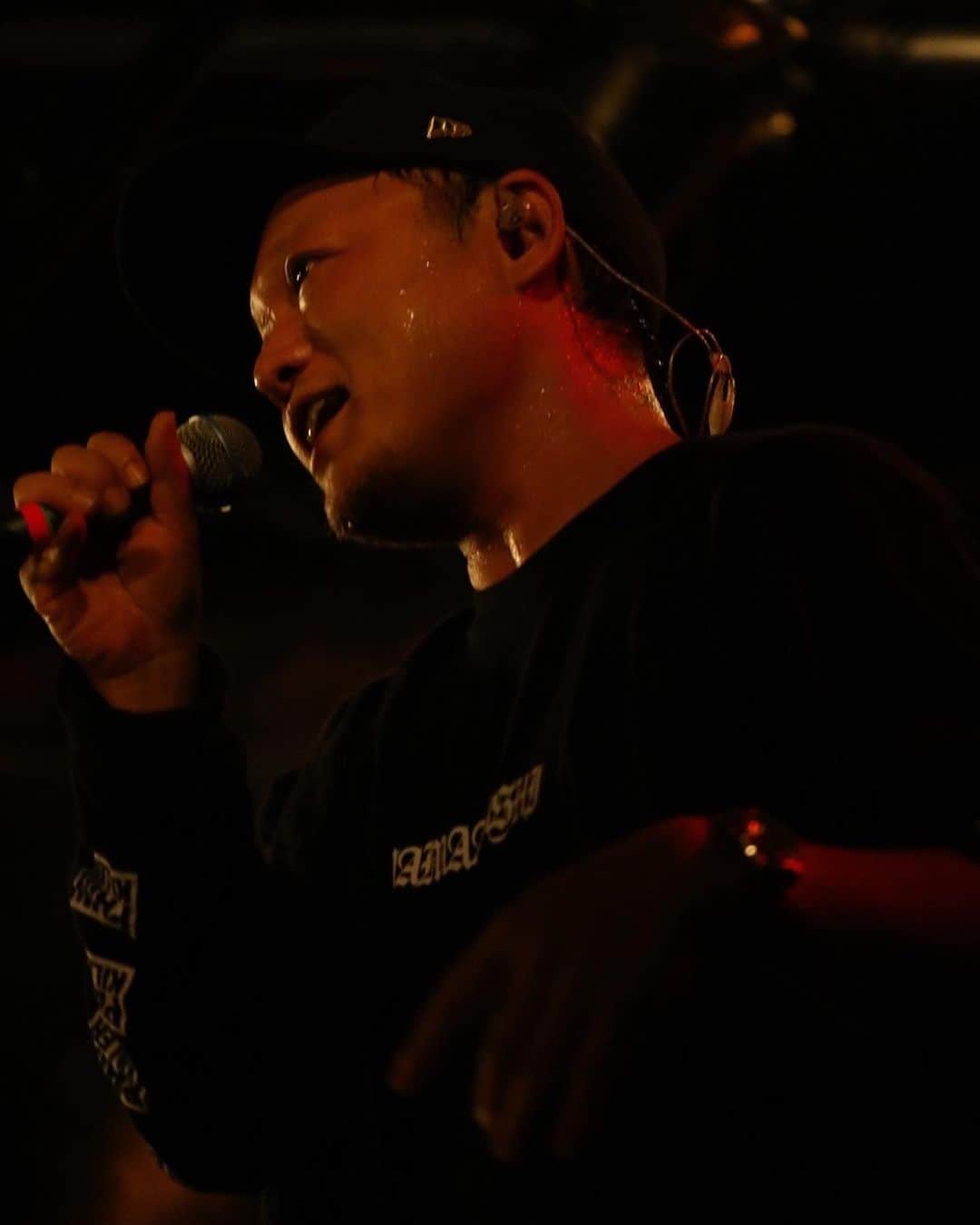 山嵐さんのインスタグラム写真 - (山嵐Instagram)「【LIVE PHOTO📸】 💉PAIN KILLER TOUR Season. 2💊  ■2022/9/19（月・祝）秋田Club SWINDLE  Photo by @photox_sho   ▶︎▶︎NEXT LIVE▶︎▶︎ 💉PAIN KILLER TOUR Season. FINAL🔥  ■2023/4/10(月)  渋谷Spotify O-WEST OPEN 18:00 / START 19:00  GUEST：AA=  🎫¥4,200 (+1D)  イープラス https://eplus.jp/ チケットぴあ  https://t.pia.jp/ Pコード：237-327  #山嵐 #PAINKILLER #PAINKILLERTOUR」3月11日 12時00分 - yamaarashi07