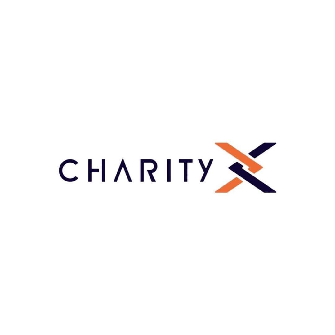 小野伸二のインスタグラム：「【オンラインチャリティサービス「CHARITY X」】  この度、2023年3月11日から新しくスタートするオンラインチャリティサービス「CHARITY X」の代表理事に就任致しました。 幼少期の頃からサッカーをはじめた僕は、これまで様々な方に応援、サポートしていただきました。多くの方からのサポートがなければ、今この年齢になるまでサッカー選手としてプレーできたかは分かりません。僕一人の力は大きくないですが、人を思いやる気持ちが集まれば、世界は少しでも明るく楽しくなると思います。そのようなことを考える中で、一人のアスリート、一人の人間として、何か社会に貢献出来ることは無いのかな？という意識から「CHARITY X」をスタートさせて頂くことなりました。 震災・ウィルス・少子化など不確実な世の中を、「CHARITY X」を通じて少しでも明るく元気にできたらいいと願っています。  第一弾として、僕は北海道コンサドーレ札幌のサイン入りユニフォームを提供しております。テニス選手の内山靖崇さんのサイン入りラケットや、元陸上選手の福島千里さんの走り方教室、南野拓実選手のカタールW杯ドイツ戦で着用したユニフォーム、内田篤人さんのDAZN配信番組「FOOTBALL TIME」の収録観覧など魅力的なコンテンツが揃っていますので、僕のインスタグラムプロフィール欄にある、「CHARITY X」URLをクリック頂きオークションにご参加ください！！  多くのアスリートの方々に参加頂きたく、活動にご賛同頂けるアスリートの方がおられましたら是非ご連絡ください！落札された金額は、ご提供頂いたアスリートが寄付先を決める形となっておりますので、一緒にスポーツの力で多くの人に笑顔を届けましょう👍  #CHARITYX #チャリティーエックス #チャリティー #チャリティーオークション #小野伸二 #福島千里 #内山靖崇」