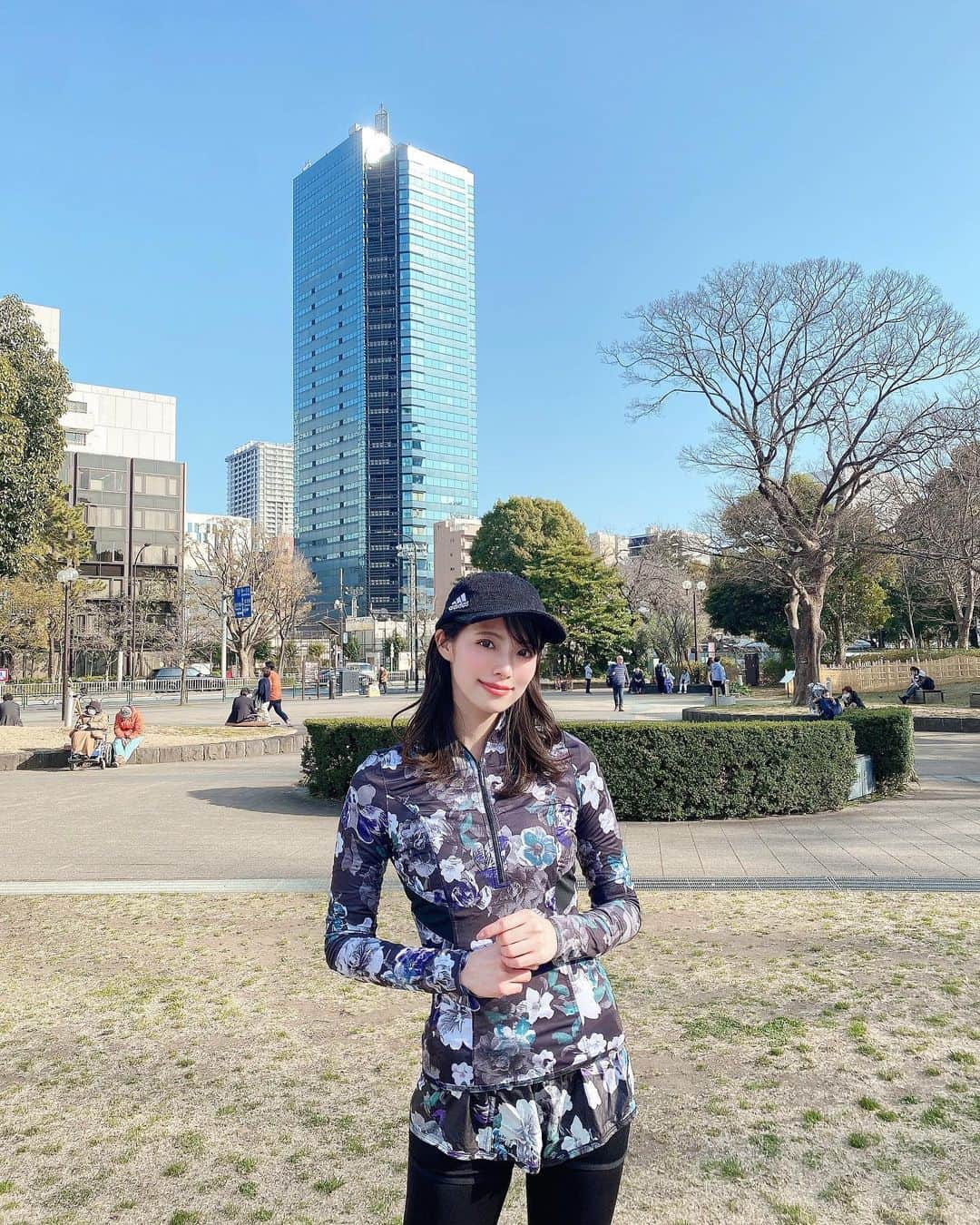 橘沙奈のインスタグラム：「* ランニング始めました🏃‍♀️ 今の季節気候ちょうど良くて最高🌞  元陸上部と思えないほどゆっくりスタートだけど、 (長距離は当時から苦手だったw) 継続出来るように頑張るっ💪✨  * * * * * * * * * * * * * * * * * * * * * * * * * * * * * * #ランニング #ランニングウェア #ランニングコーデ #ランニング女子 #アディダスランニング #アディダスコーデ #adidas #🏃‍♀️」