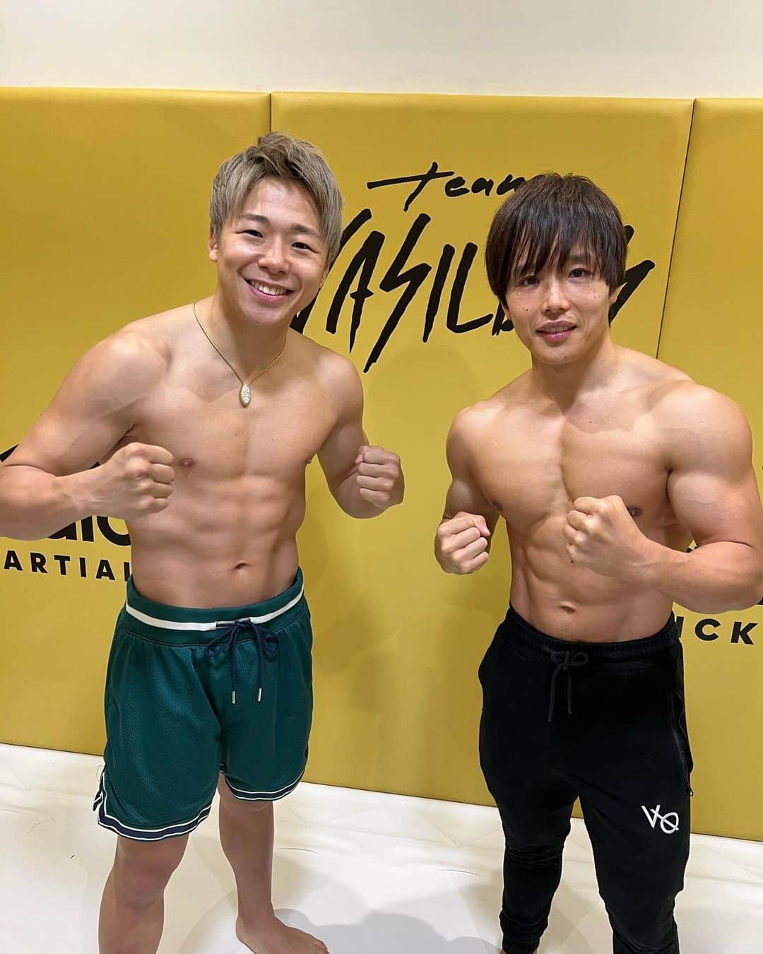 のインスタグラム：「武尊選手と🔥  憧れと共演できる人生に感謝  #A○の話で盛り上がった」