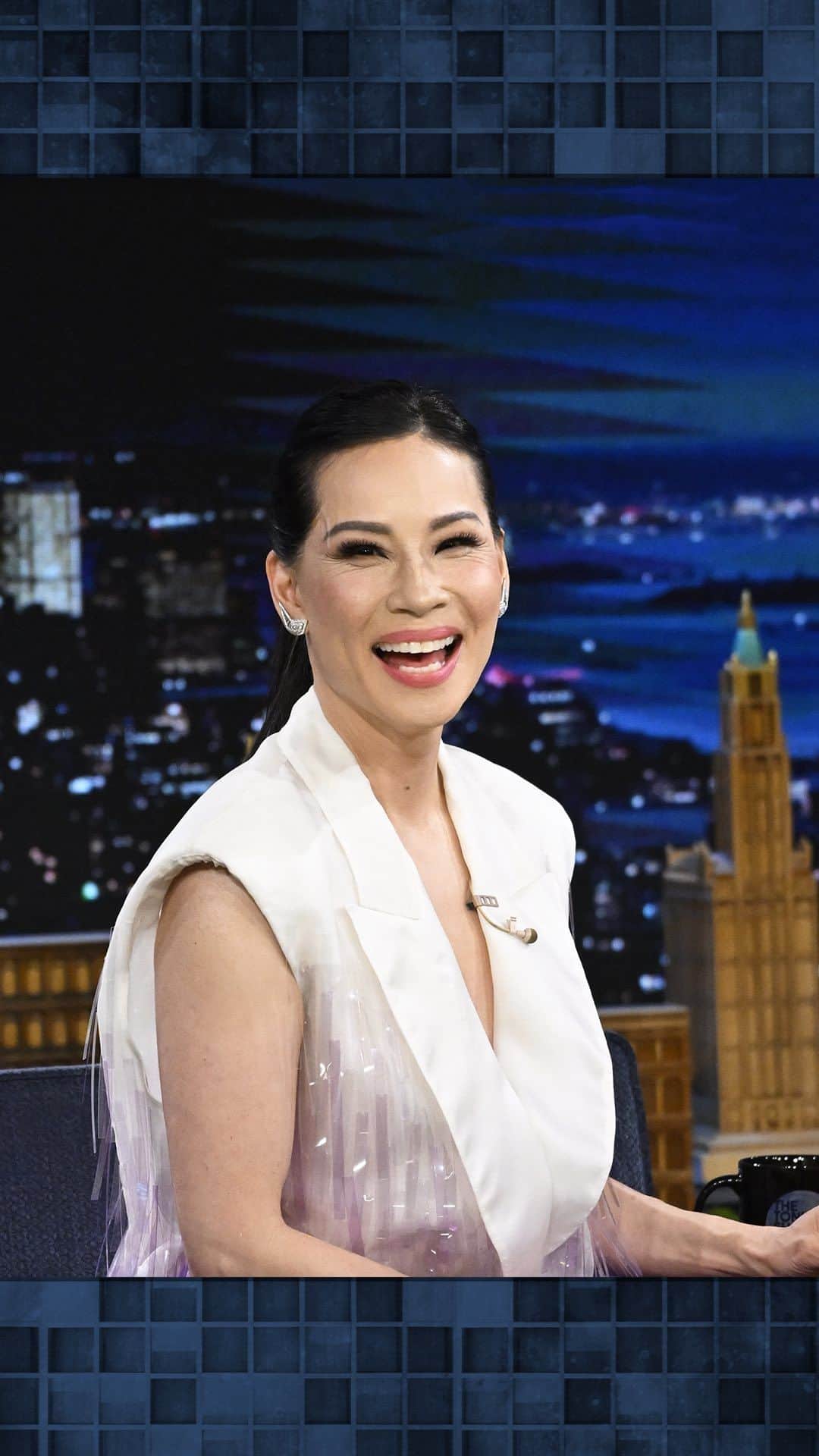 ルーシー・リューのインスタグラム：「@lucyliu’s five-year-old son wanted to marry @helenmirren after meeting her on the @shazammovie set 🤣 #FallonTonight」