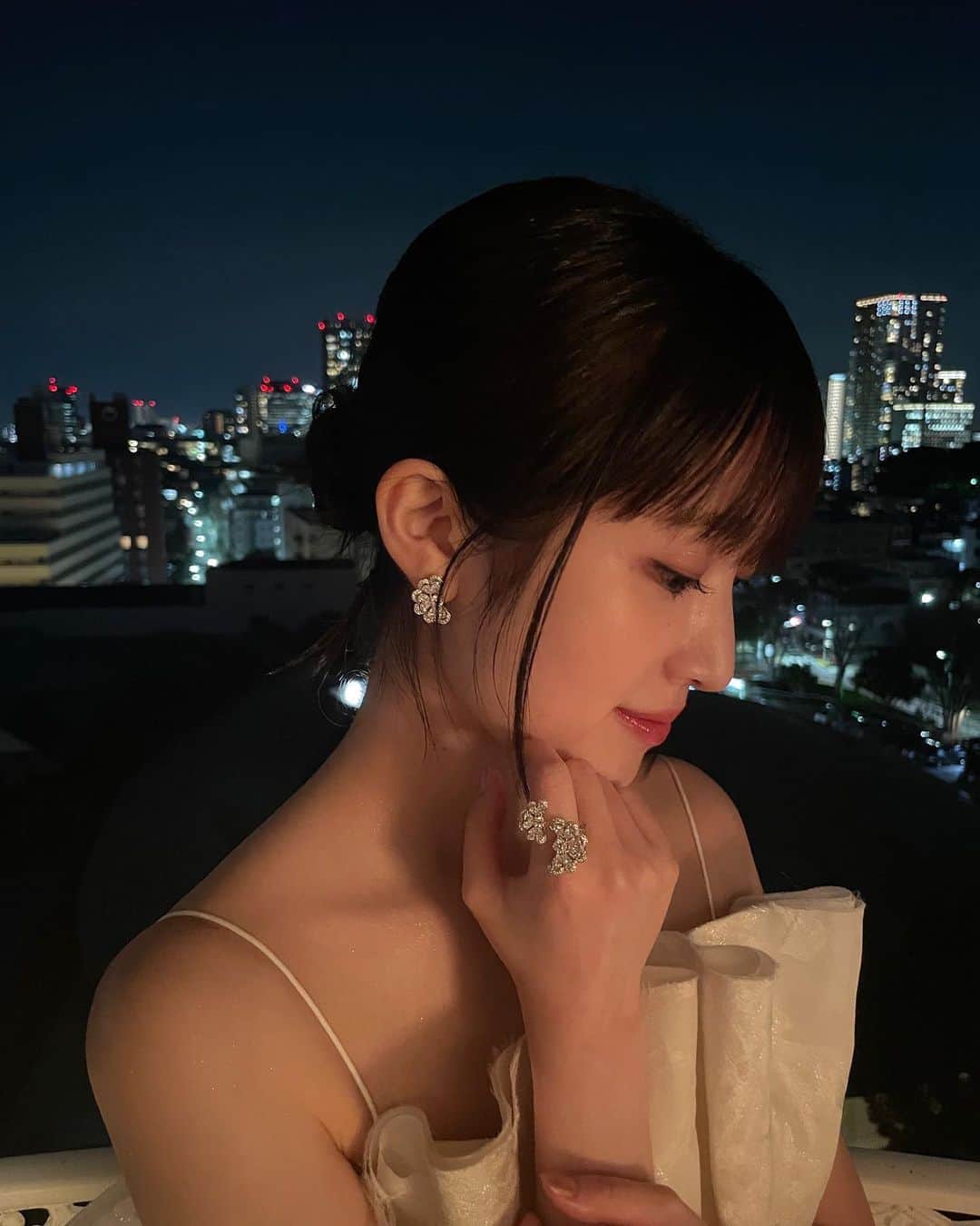 福本莉子さんのインスタグラム写真 - (福本莉子Instagram)「第46回日本アカデミー賞授賞式 新人俳優賞を頂きました。 忘れたくない夢のような時間でした。 沢山の方に支えられて今の私がいます。 これからも真摯に作品と向き合っていいもの作っていけるよう努力してまいります。 ⁡ 「今夜世界からこの恋が消えても」を一緒につくりあげてくださった皆様、 セカコイを愛してくださった皆様、 本当にありがとうございました！」3月11日 14時30分 - riko_fukumoto_