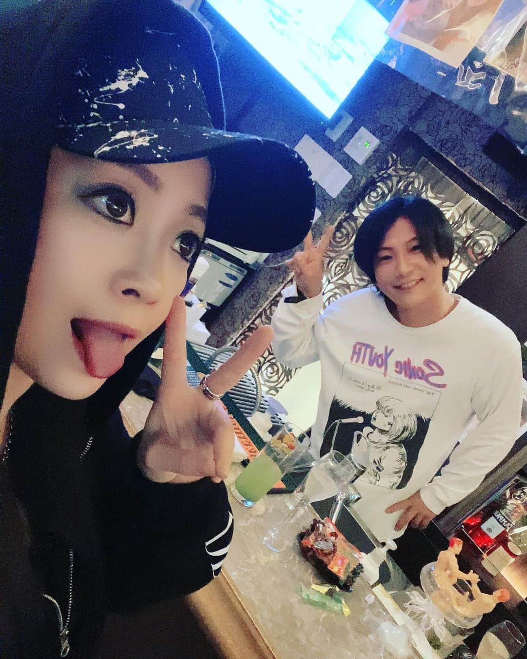 のインスタグラム：「BAR 月來ル会　 （BAR ANJI） 営業時間　0:30〜朝 日曜営業のみ20時〜朝 定休日 月曜日 東京都港区西麻布3-21-24 ARUGA18 ビル6 F」