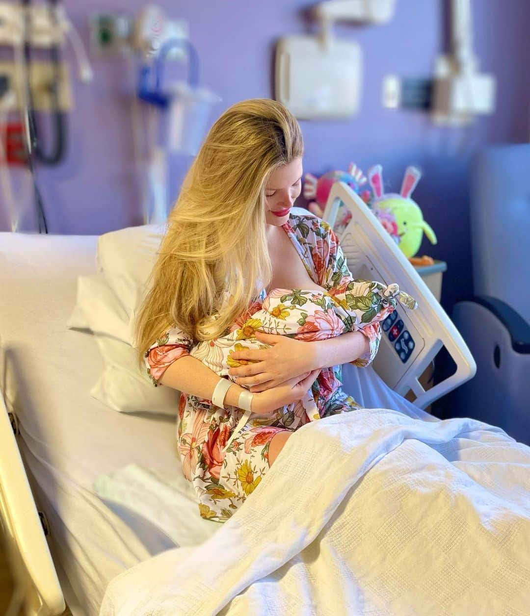 Stephanie Brantonのインスタグラム：「💖Welcome to the world our beautiful baby; Eva Monroe Calderón 🙏✨💖 We are beyond grateful and blessed🙏Thank you God and my wonderful husband for this blessing I am forever thankful 🥹❤️🙏」