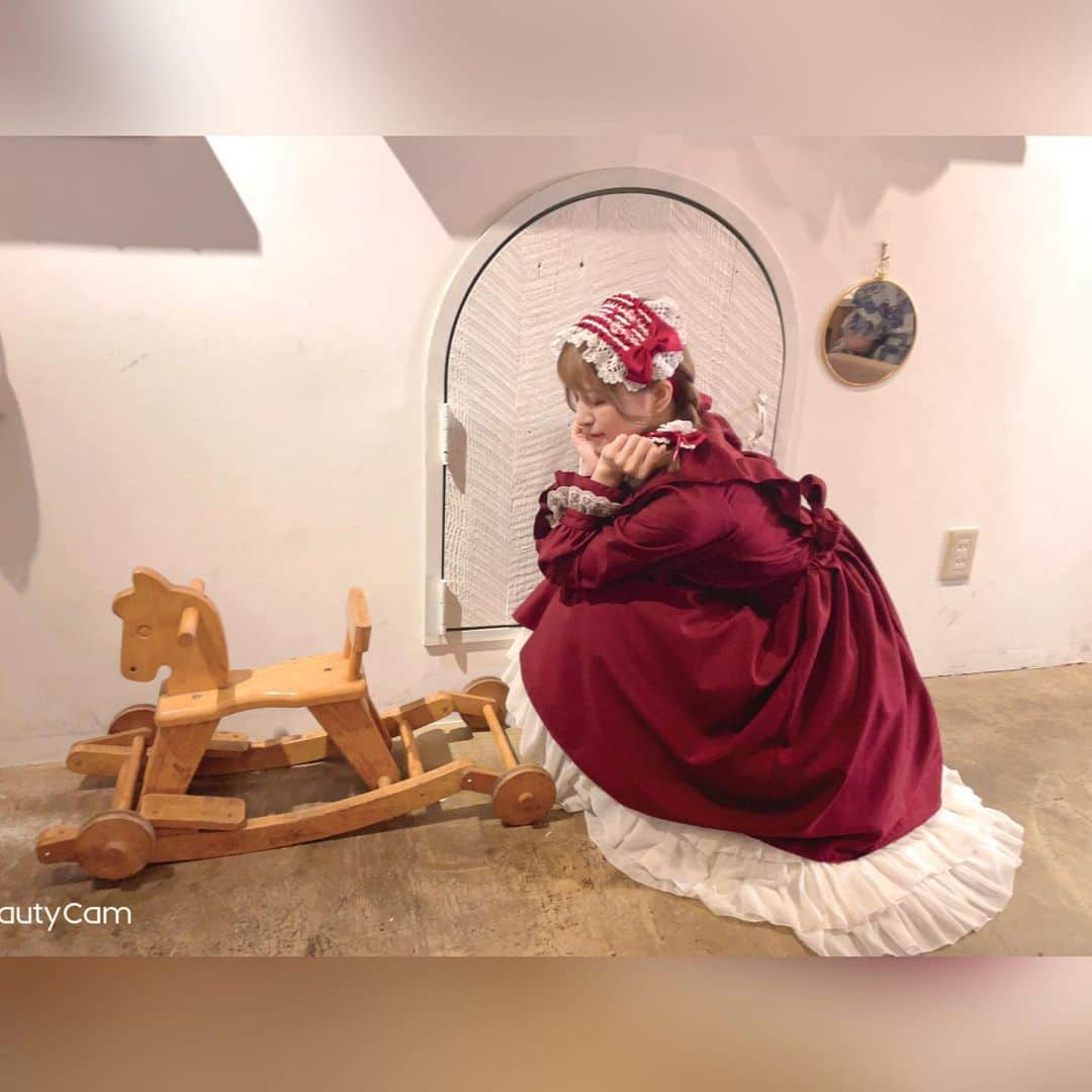 根尾あかりのインスタグラム：「🧸𝙰𝚃𝙴𝙻𝙸𝙴𝚁 𝙿𝙸𝙴𝚁𝚁𝙾𝚃🧸  #lolitadress #ロリィタ #ロリィタコーデ #ロリータ #lolitafashion#ootd #sweetlolita #lolitacoord #jfashion  #lolitagirl  #atelierpierrot #dailylolita  #lolitacommunity #lolitaoutfit #lolita #ロリータファッション #eglfashion #gothiclolita #ロリータ服 #ロリィタファッション #蘿莉塔  #洛兩塔 #harajukufashion #classiclolita #原宿ファッション #로리타 #lo娘」