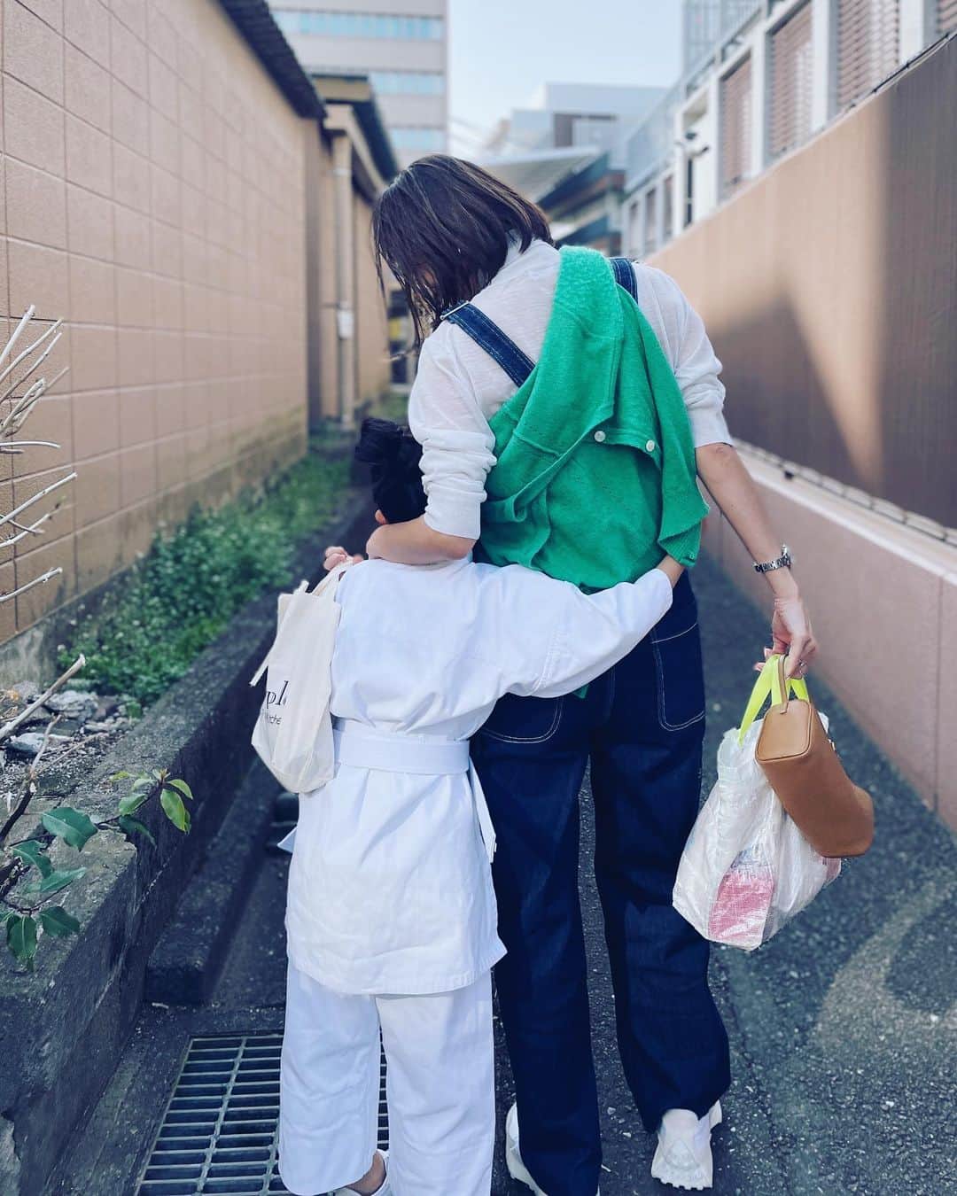 原田沙奈子さんのインスタグラム写真 - (原田沙奈子Instagram)「3.11、今日は大切な家族の日に。  12年という月日はきっとそれぞれの速度で過ぎて。 随分と困難であろう中、復興と闘っている方も深い悲しみと共にいる方も多い。  私たちの地球にある、私たちの日本の、私たちの東北。 未来への希望が増えていきますように。  #3.11」3月11日 18時14分 - sanakoharada