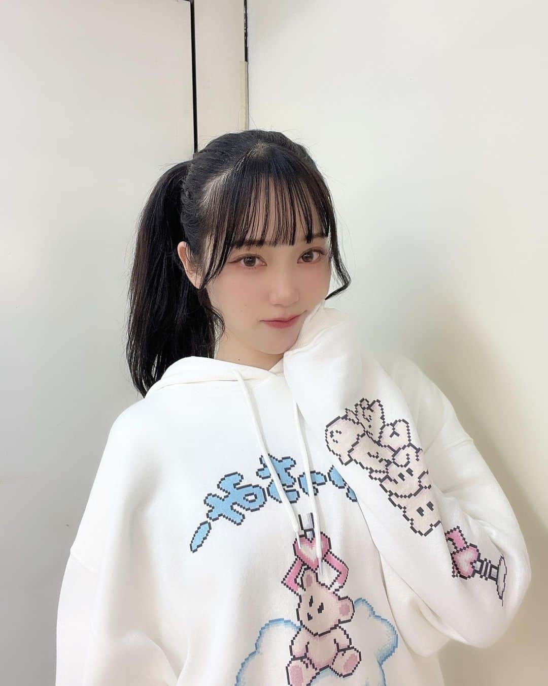 是枝優美のインスタグラム：「気に入ったら、ずっと同じ曲ばっかり聴いちゃうんだけど、皆んなもそういうことある？😽」