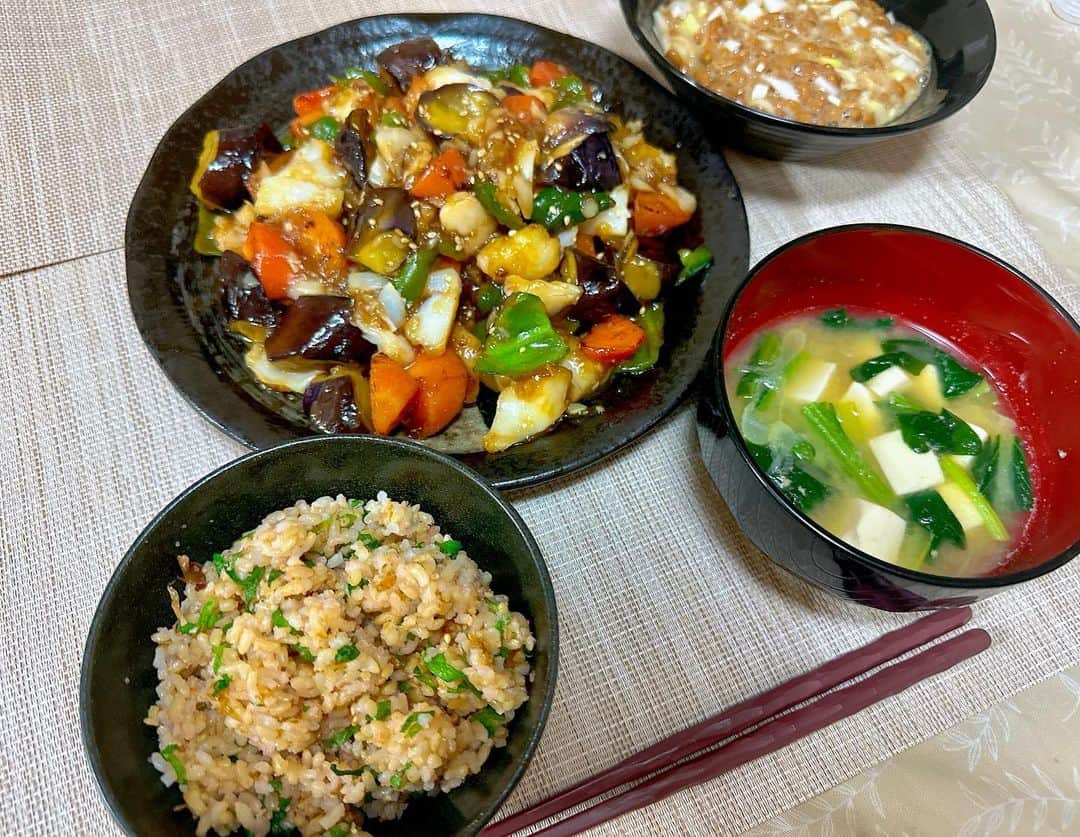 若松春奈のインスタグラム：「#白身魚と野菜の中華風甘酢あん #大葉と明太子の和風混ぜ込みご飯  #料理 #料理勉強中 #自炊 #自炊生活 #自炊女子 #自炊記録 #おうち時間#料理記録 #料理初心者 #自炊日記 #自炊ごはん #ご飯のお供 #ご飯好き #女優飯#女優#若松飯 #cooking #cookingram #cookingtime_stilettoinstyle」