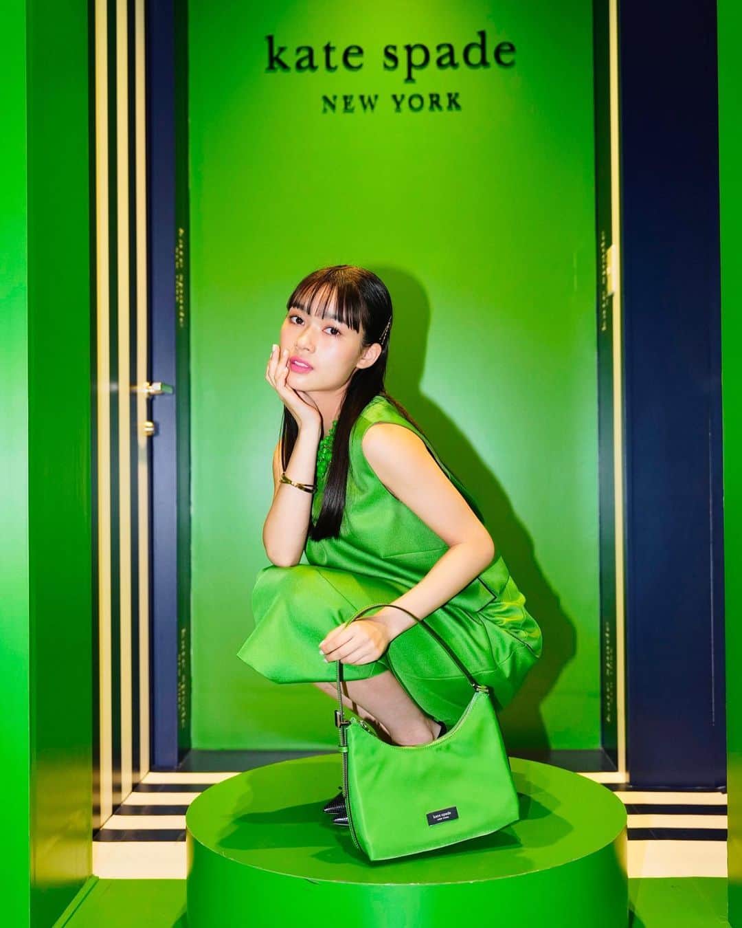 新井舞良のインスタグラム：「Kate Spade New York 2023 Green Roomに行ってまいりました♤  素敵なグリーンの空間が広がっていて、抹茶のアイスクリームに包まれているような感覚でした…🌱  Kate Spade New York Green Room kate spade new york 銀座店 3F / 東京都中央区銀座5-5-19 2月1日(水) ~ 6月まで  #katespadejapan  #ケイトスペードアドベンチャー #サムアイコン  @katespadejapan」