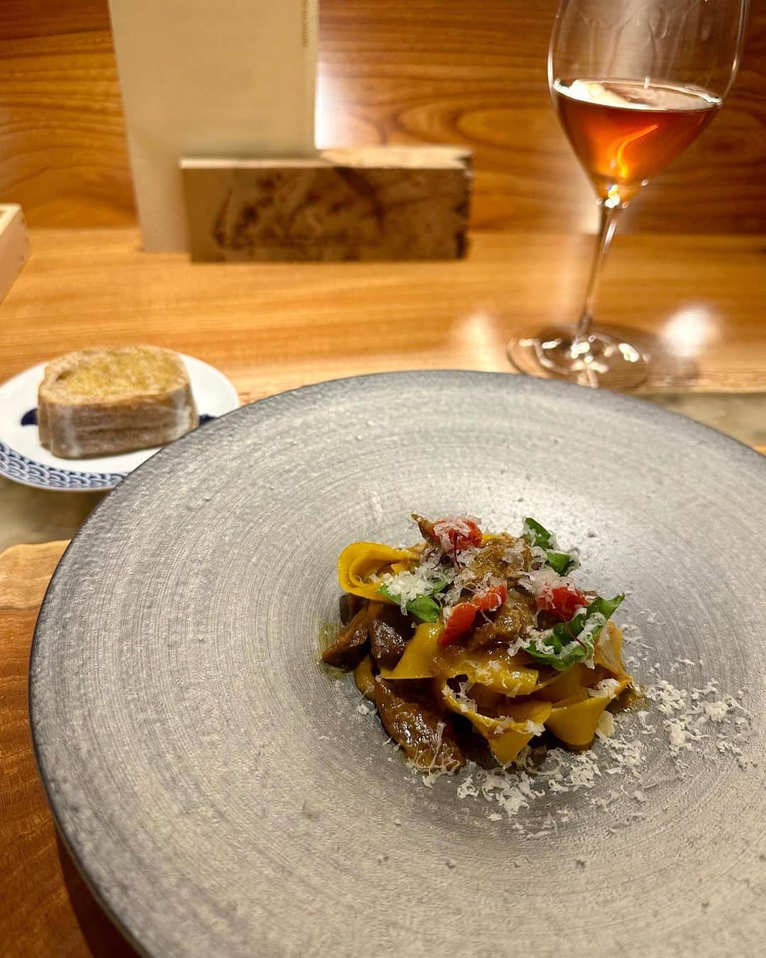 まゆのインスタグラム：「美味しかった☺️🍴🍷  #イルテアトリーノダサローネ  #ilteatrinodasalone」