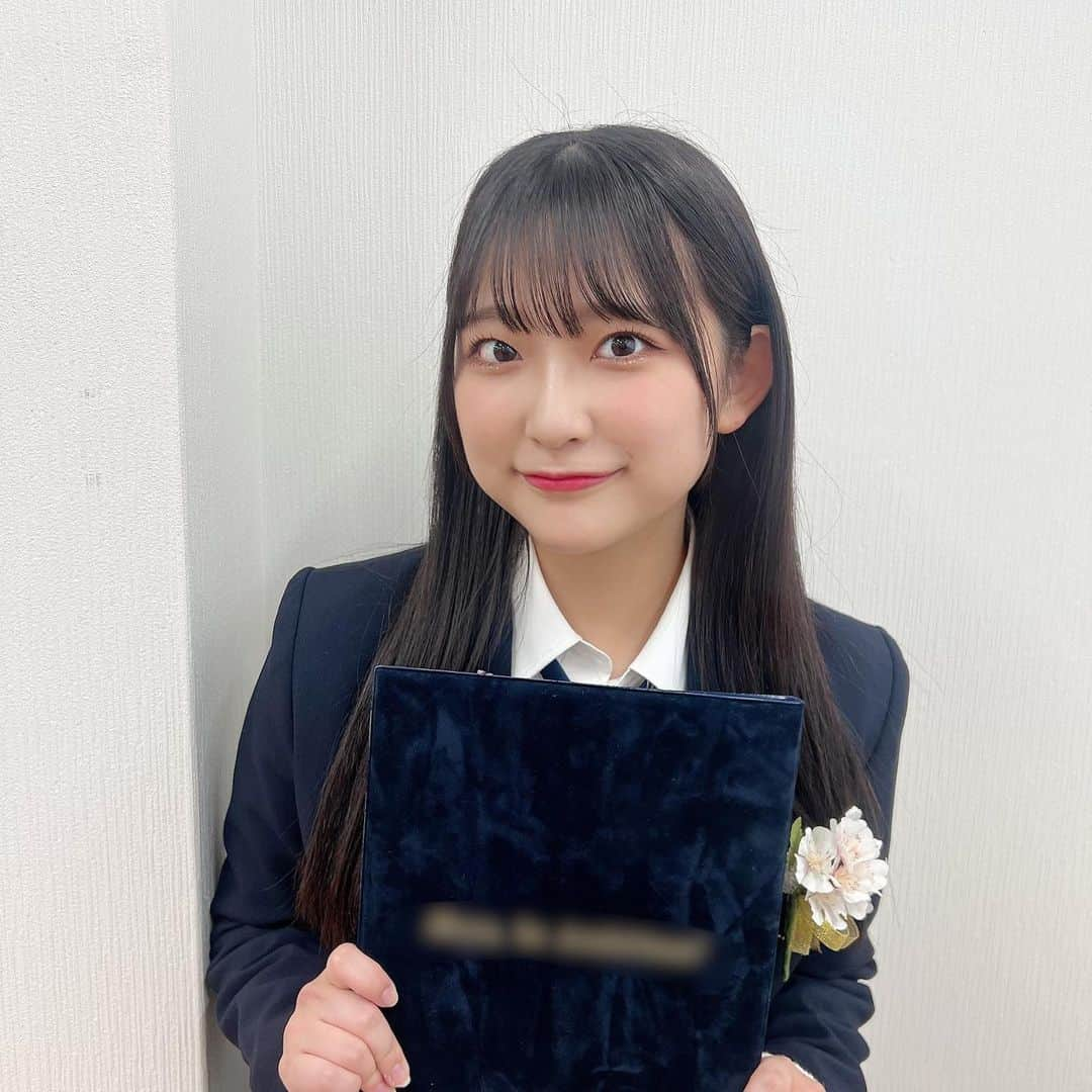 馬場彩華さんのインスタグラム写真 - (馬場彩華Instagram)「🎓🌸   高校を卒業しました‪‪☺︎‬   HKT48に加入したときは中学生だった私が中学、高校と無事卒業することができたのは両親や先生方、その他たくさんの周りの方に支えていただいたお陰です。     5年間長いようであっという間だったな~   これからも応援よろしくお願いします🌼    #高校卒業  #ljk終了のお知らせ」3月11日 20時19分 - s2yklo