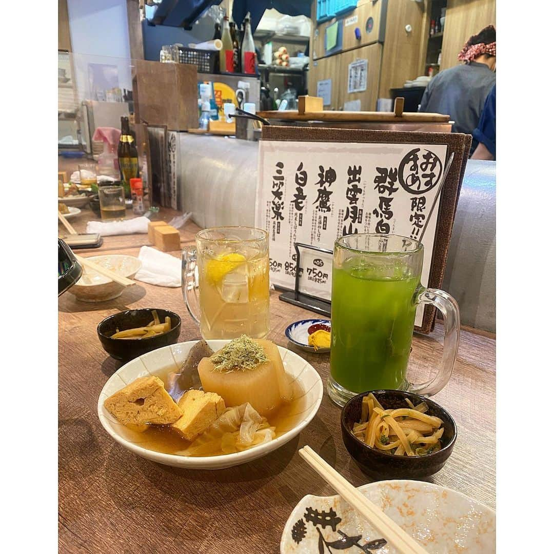 森下花音のインスタグラム：「・  📍おでん屋たけし 八重洲地下街  スノボの後に寄ったおでんのお店🍢  出汁がしみていて美味しかった〜〜！🍻  #東京駅#東京駅グルメ#東京駅一番街#おでん屋#おでん居酒屋#おでん#東京グルメ#おでん屋たけし#八重洲地下街グルメ#有楽町グルメ#instagood#instafood#camera#日比谷グルメ#日比谷居酒屋#東京駅居酒屋」