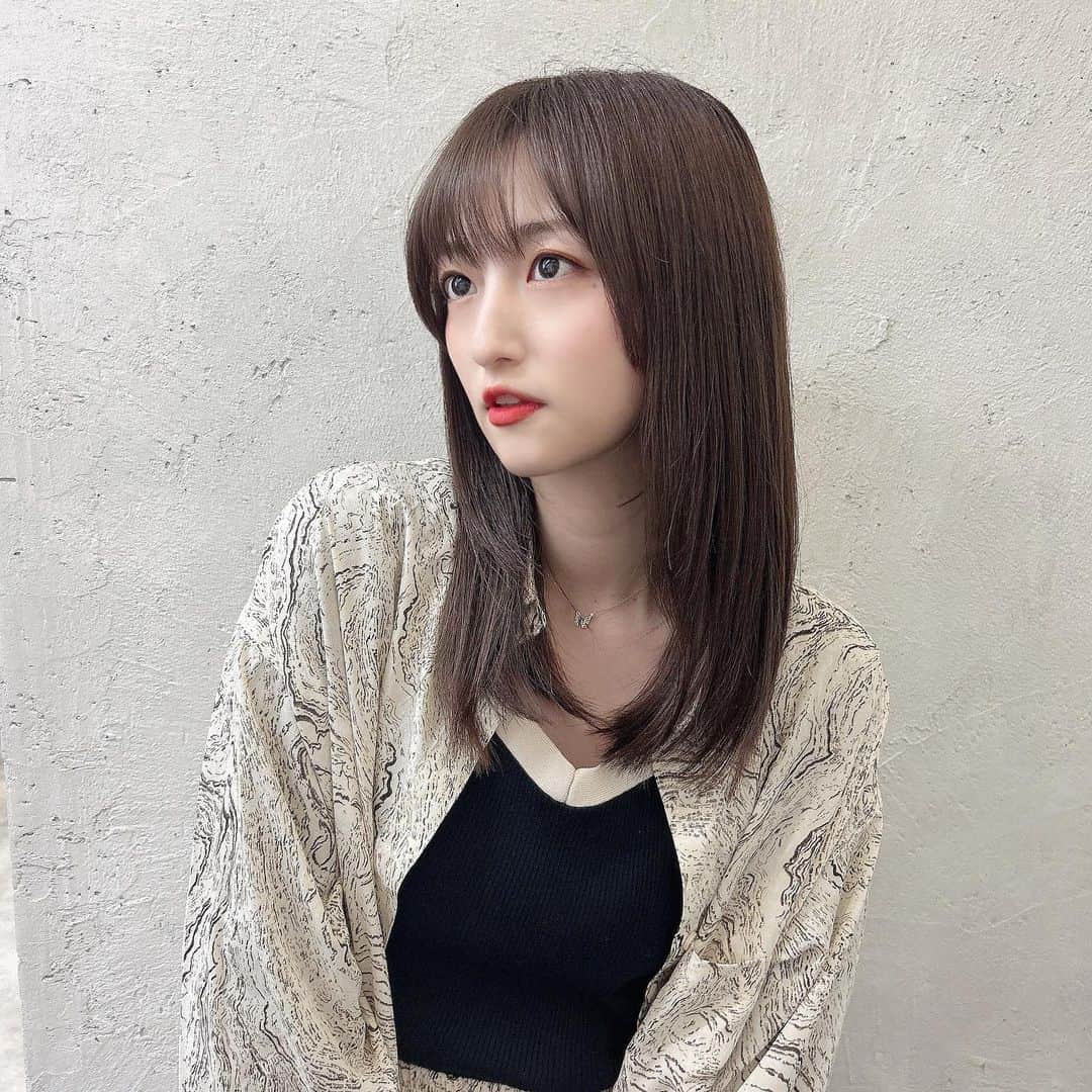 石井陽菜さんのインスタグラム写真 - (石井陽菜Instagram)「⁡ ⁡ ⁡ ⁡ カット&トリートメントしてきました✂︎ ⁡ ⁡ ⁡ @shige.hair さんいつもありがとうございます。 ⁡ ⁡ 本当にウルトワでサラサラになるし、 カットもいつも天才なのでみなさま是非行ってみてください🗣  #原宿美容院 #salowin #美容院」3月11日 20時52分 - ishii__haruna