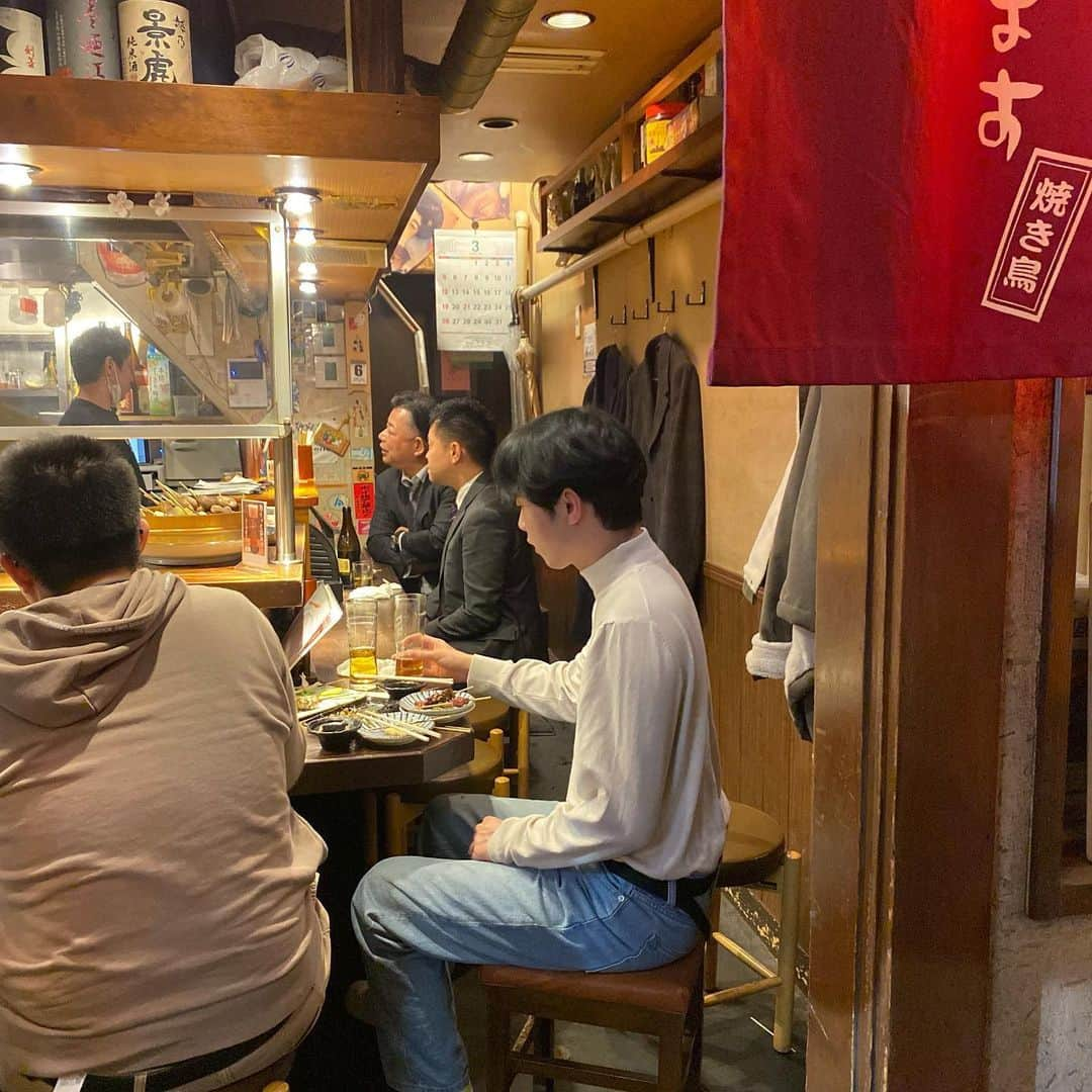 デボちゃんさんのインスタグラム写真 - (デボちゃんInstagram)「🥴 新宿のある焼き鳥屋さんで酔ってるデボちゃん #新宿#焼き鳥#居酒屋#ほろよい」3月11日 21時00分 - debochan1234