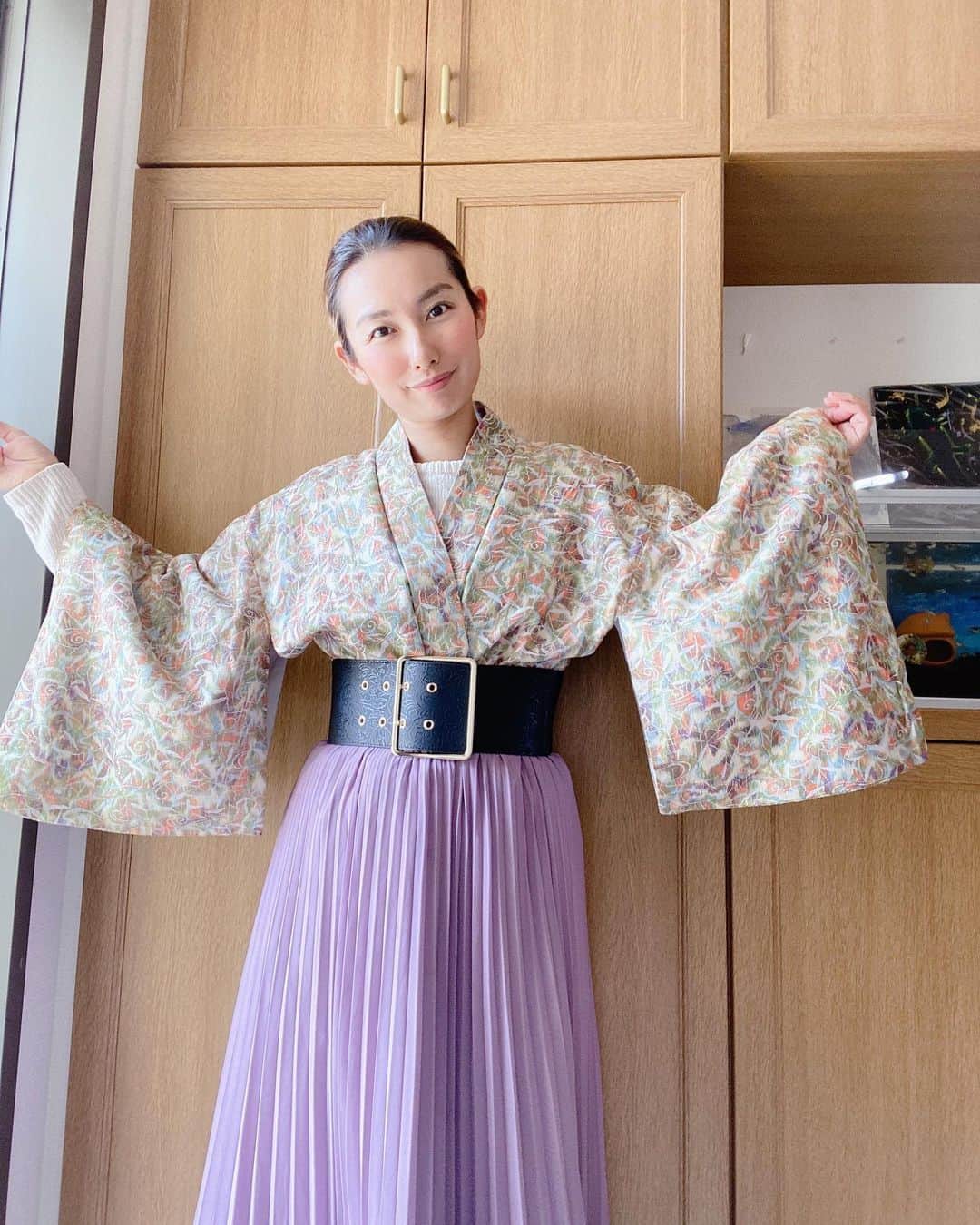 エマ中岡優姫のインスタグラム：「100円で 買った着物（羽織）とは 思えないな🤣👏 #和洋折衷 って いいね👍 #着物」