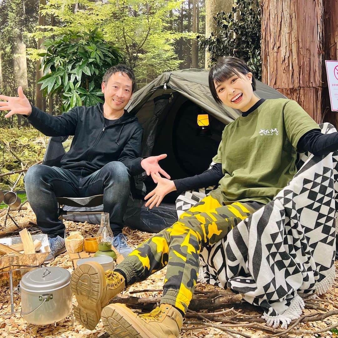 かほなんのインスタグラム：「今日は東京にて、forentaプロデューサーの田口さんとトークショーセッションでしたー！  ぶっちゃけ話&裏話もしつつ、真面目なお話もありつつ、楽しい1時間でした🙌  現地来てくれた方、ありがとうございました！会えてよかったー！今日近かったね⁉︎😆 YouTubeライブ配信組もありがとう🙌🙌  また4/1、4/2に行くよ、東京！  さて、明日はホームセンターバロー可児坂戸店にてトークショーです😆✨ @outdoorworld_hc_kanisakado  グッズお渡し会もあるよー！ 店内かほなんジャックですごいことになってるらしい…！！ 明日も楽しみだー！！ トークショーは観覧無料、写真撮影OKです！🙆‍♀️詳しくはお店のInstagramをご参照ください〜！  是非遊びに来てねー！ 岐阜で待ってますっ😆✨  そして！ 明日の読売新聞(中部版)にかほなんのコラムが掲載されますー！ 明日の会場の岐阜県でも買えるよ🙌🙌そちらもぜひ！  #forenta #さばいどる  #かほなん」