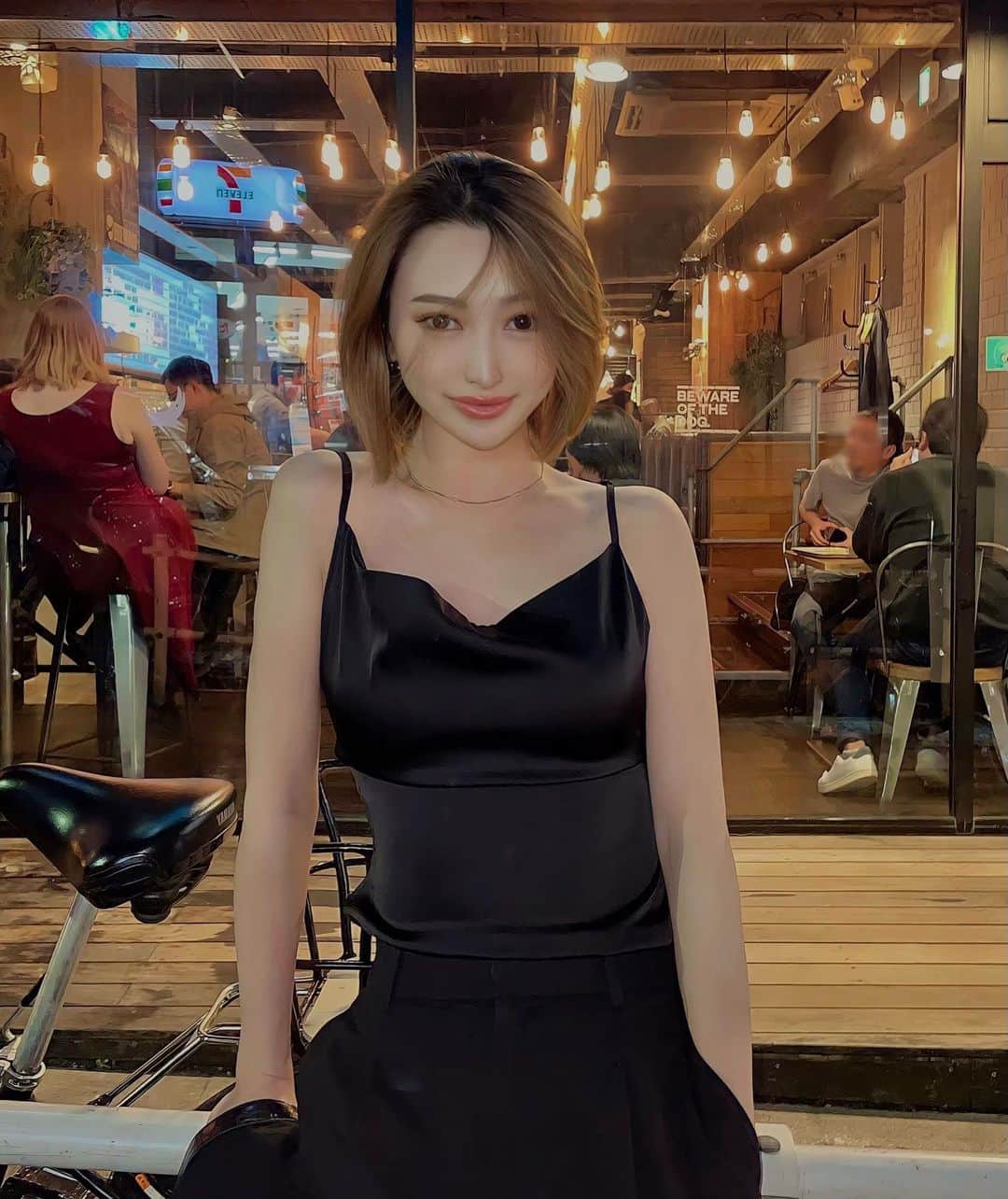 celia_azumaのインスタグラム：「🌃  #brewdogroppongi #tokyo #roppongi  #fyp #fff #f4follow #me #ootd」