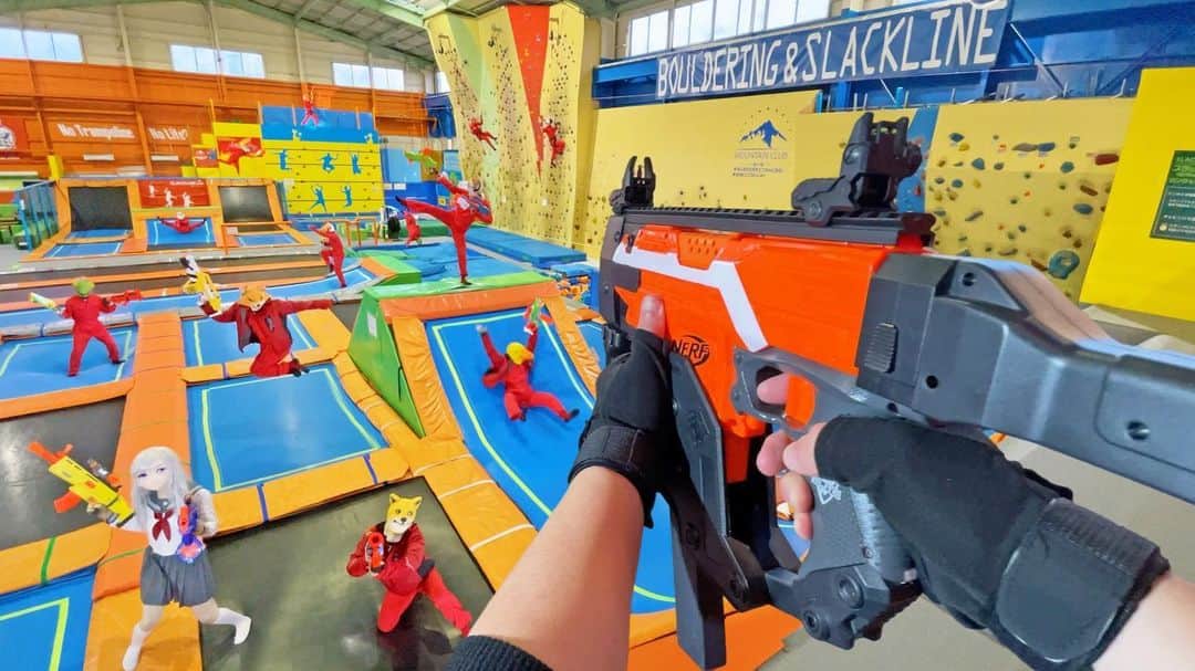 Kamiwaza Trickshotsのインスタグラム：「Nerf War | Amusement Park Battle 30🔫 ナーフ戦争 | てんとう虫パーク編３🔥公開  今回の舞台は大阪の大型アミューズメントパーク。施設内のいろんなアクティビティを駆使した熱きナーフの戦いが繰り広げられています🔥 キュートな助っ人と協力し、強敵クマ侍を倒すことはできるのか！？  #てんとう虫パーク 様 お忙しいなか撮影に全面協力して頂き本当にありがとうございました🙏  @kamiwaza.tomo @nari_kamiwaza @hidetorian  #nerf #nerfwar #nerfgun #youtube #tenntoumusipark #てんとう虫パーク #てんとう虫パーク河内長野店」