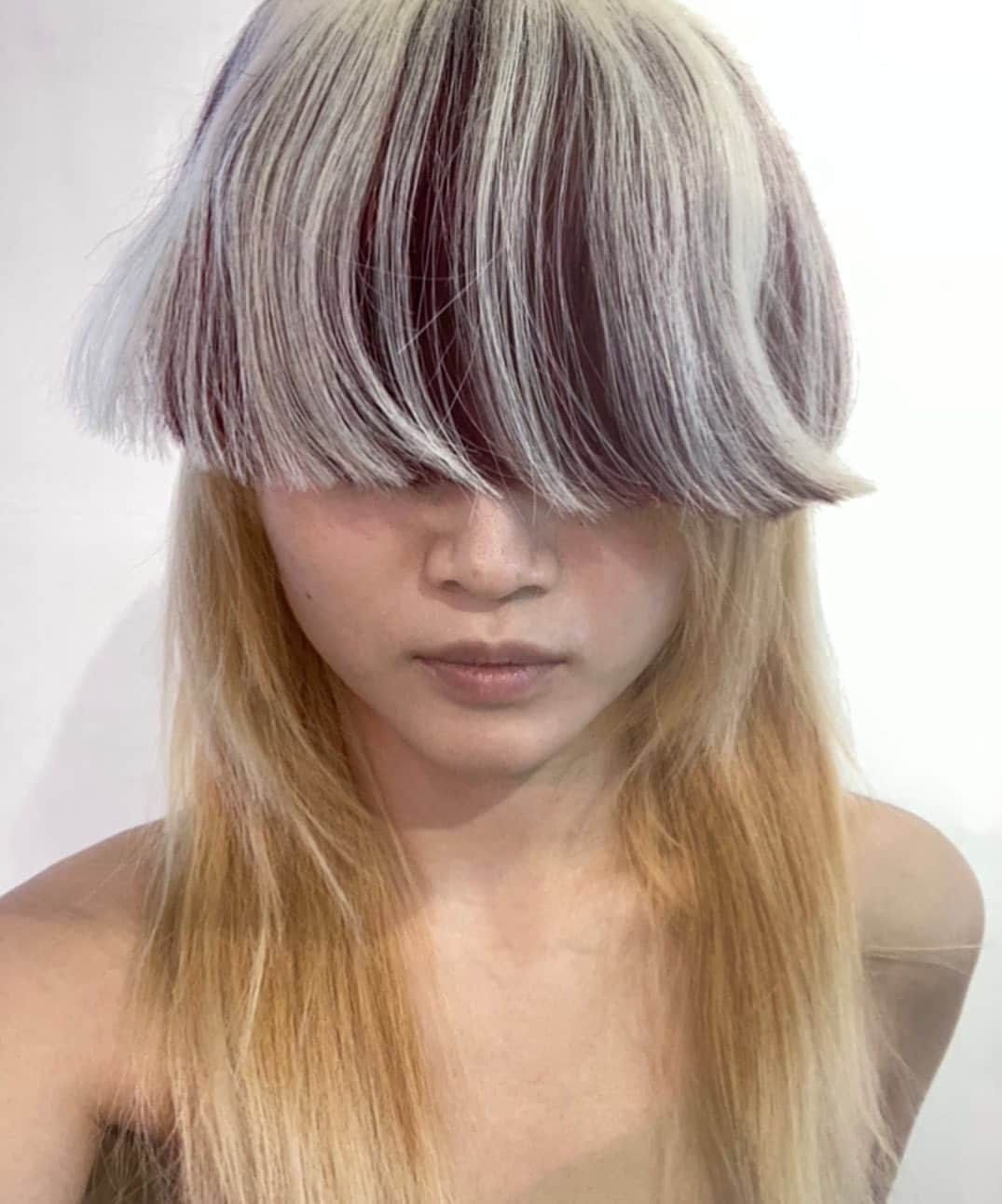 河野富広さんのインスタグラム写真 - (河野富広Instagram)「Transformations is beautiful  🌈🌈🌈🌈🌈🌈🌈🌈 @currentplans  You are all welcome to try on fancy wigs @tomikono_wig  This is interactive art art show so I’m so pleased if you can enjoy and share your photos .  In this photo credit  Selfie 🤳 @auroralamm  @niykuehc  Thank you 🙏 who share images I really enjoy watching them from Japan . #tomikonowig#konomad#konomadeditions #tomihirokono#fancywig#inteructive」3月11日 22時11分 - tomikono_wig