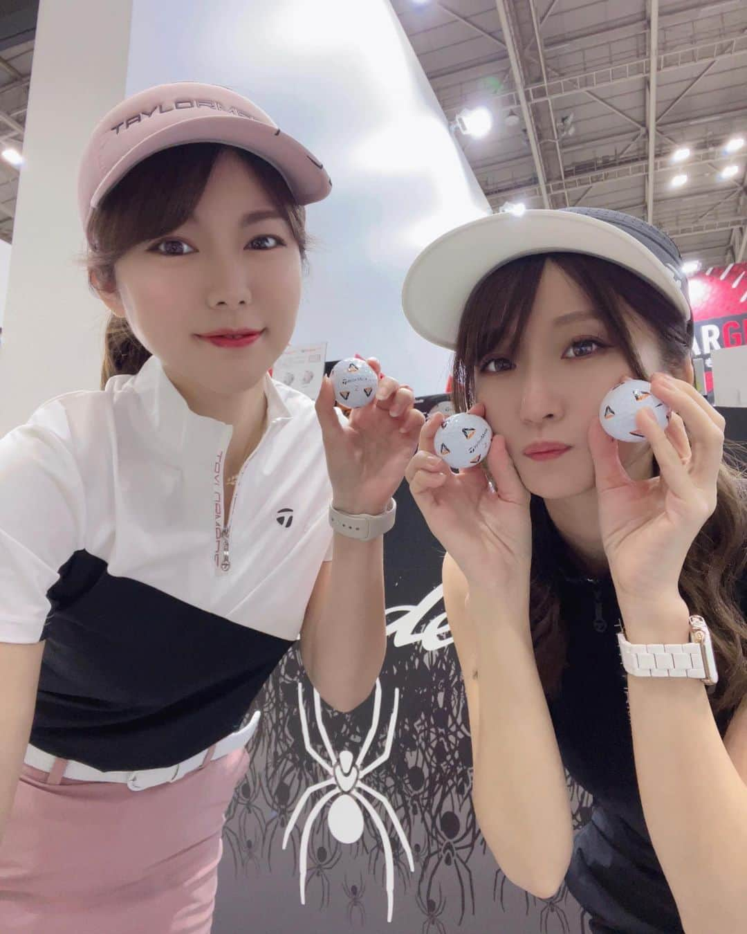 熊林保奈美のインスタグラム：「* . JAPAN GOLF FAIR 2023⛳️ 2日目ありがとうございました😊  今日のウェアはツアーテーラーメイドでした✨ このコーデとっても好き！ くすみピンク可愛い🥺💗 ほんとこのままゴルフ行きたい笑  明日はいよいよ最終日！ テーラーメイドブースで お待ちしてます🐻🐰✨ . . * #テーラーメイド #テーラーメイドゴルフ #stealth2 #カーボンウッド #テーラーメイドアパレル #ツアーテーラーメイド #ゴルフ女子コーデ #テーラーメイド2023 #JAPANGOLFFAIR #JAPANGOLFFAIR2023 #モデル #イベントコンパニオン #熊林保奈美 #道産子 #Japanesegirl #instalike」