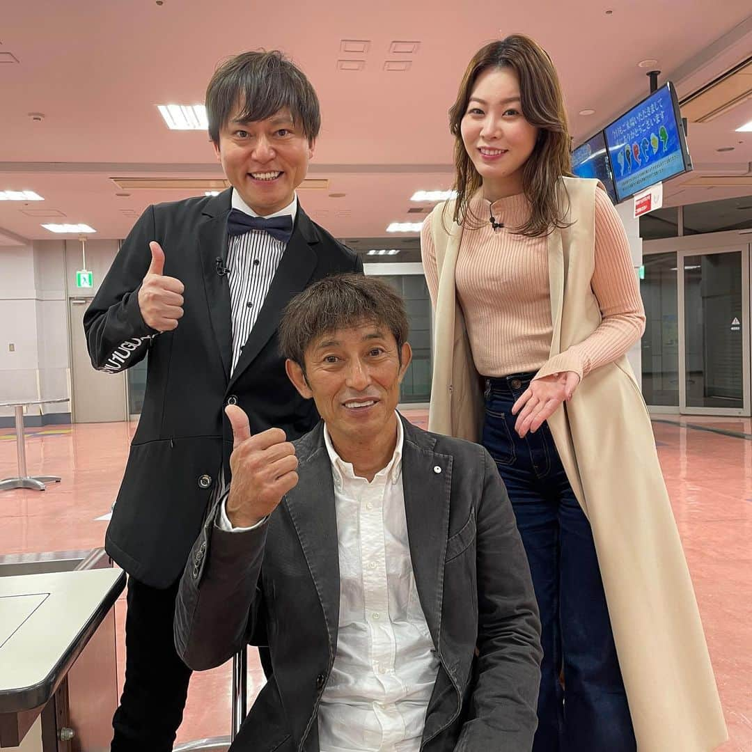 永島知洋さんのインスタグラム写真 - (永島知洋Instagram)「親子写真みたいになりました。 ボートの時間！ レジェンド！ 今村豊さんがご来場。 楽しい収録でした。 オンエアお楽しみに。 髪型はこの前にVRをやったのさ。 髪の毛がどっかいったのさ。 #永島知洋 #今村豊 #益田あゆみ #ボートレース #ボートレース住之江 #ボートの時間 #サンテレビ」3月11日 22時51分 - tomohiro.nagashima