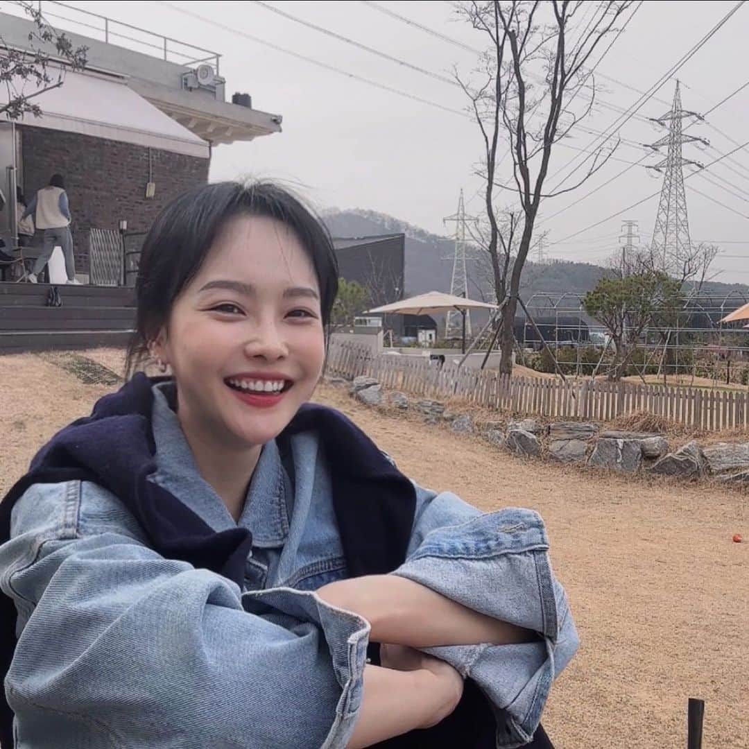ハ・ウンジンのインスタグラム：「오늘도 잘 놀았다☺️」