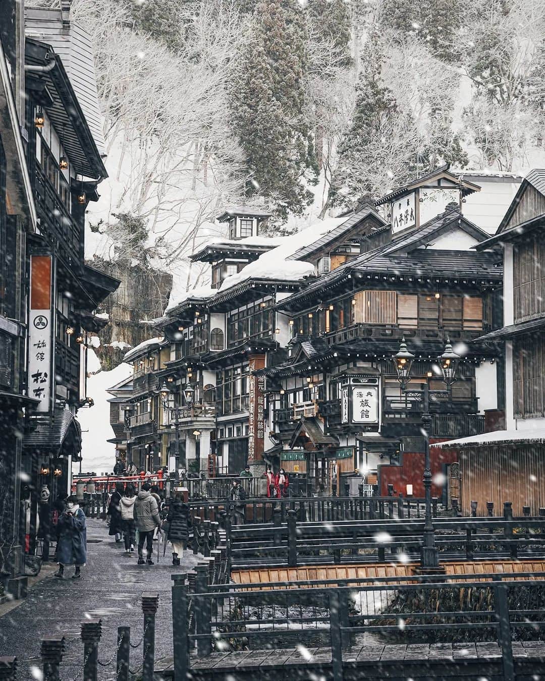 Berlin Tokyoのインスタグラム：「Unforgettable winter memories. . 1, Ginzan onsen Yamagata  2, Fukushima  3, kanazawa 4, Kenrokuen park, Kanazawa/ Sirakawago, Gifu  5, Haguro mountain, Yamagata  6, Zaou mountain Akita / Yamagata 7, Yamagata  8, Kinkakuji, Kyoto  9, Takayama  10, Takayama  . # Team307 . #hellofrom #Japan」