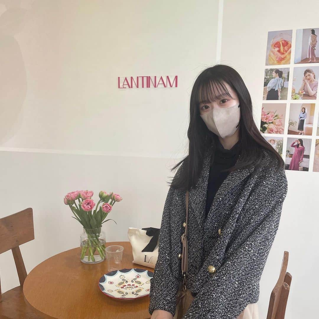 齋れいなさんのインスタグラム写真 - (齋れいなInstagram)「松村沙友理さんプロデュース#lantinam の展示会に招待いただきました🌷  素敵な春服がたくさんでした♡  #lantinam#spring#松村沙友理　さん#展示会#春服#pr」3月11日 23時44分 - itsuki_reina