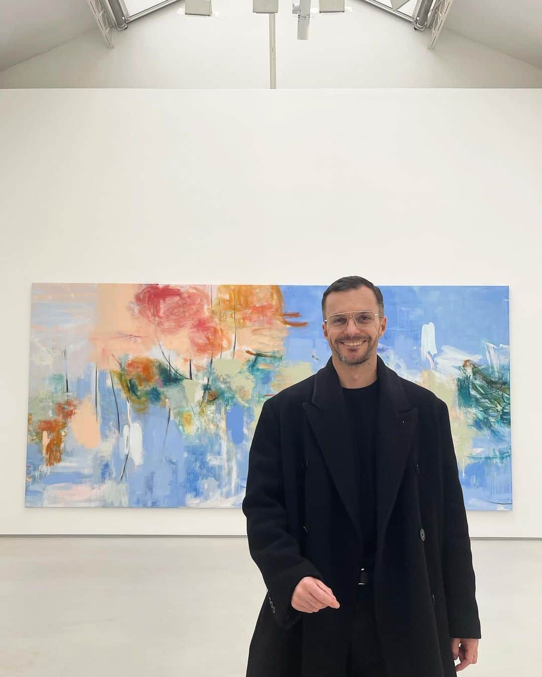 クリスヴァンアッシュのインスタグラム：「BEAUTIFUL MEGAN ROONEY AT @thaddaeusropac PARIS.  #meganrooney #thaddaeusropac  #kris_van_assche #krisvanassche」