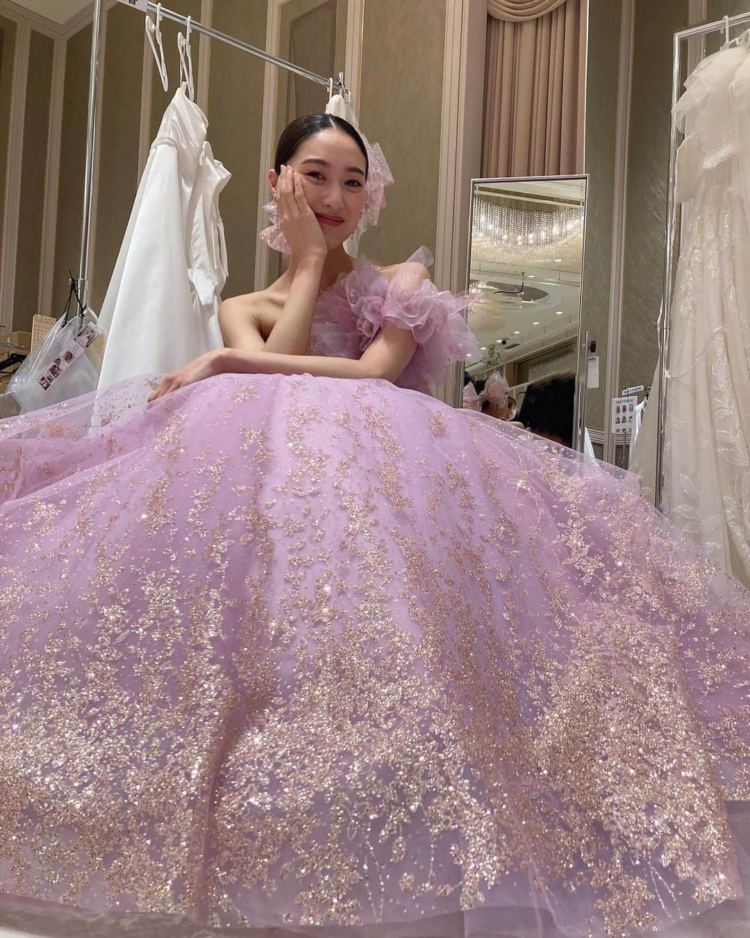中山由香のインスタグラム：「yumikatsura💫  #yumikatsura#hautecouture #dress#weddingdress」