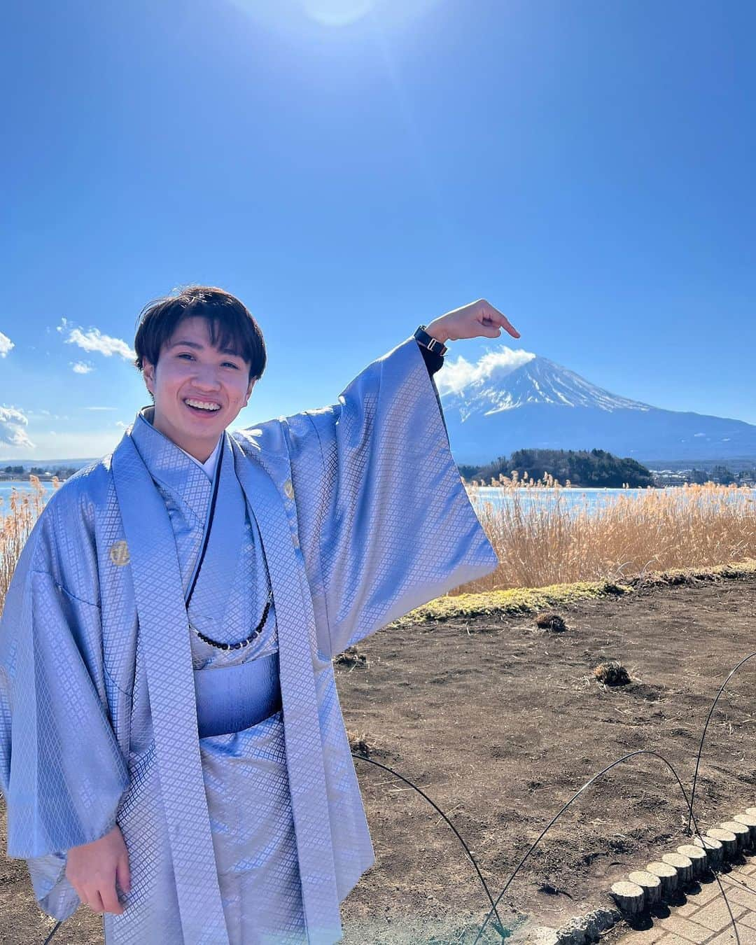 大塚稜馬さんのインスタグラム写真 - (大塚稜馬Instagram)「It has been a while since I have worn a kimono. I love wearing a suit, but I love wearing a kimono more than it. Because I feel more relaxed. It may have something to do with the fact that I used to wear hakama in kendo. But it was the first time for me to do a tea ceremony wearing a kimono. It was very difficult, but it was a great experience. I encourage everyone to rent a kimono and experience it, whether it is in Asakusa or Kyoto when you come to Japan. Also, the tea ceremony is fun, so let's try it!  By the way, it's a secret that I gained weight during this trip because the dish was so good🤫  #kimono #japantrip」3月11日 23時59分 - otk_rym