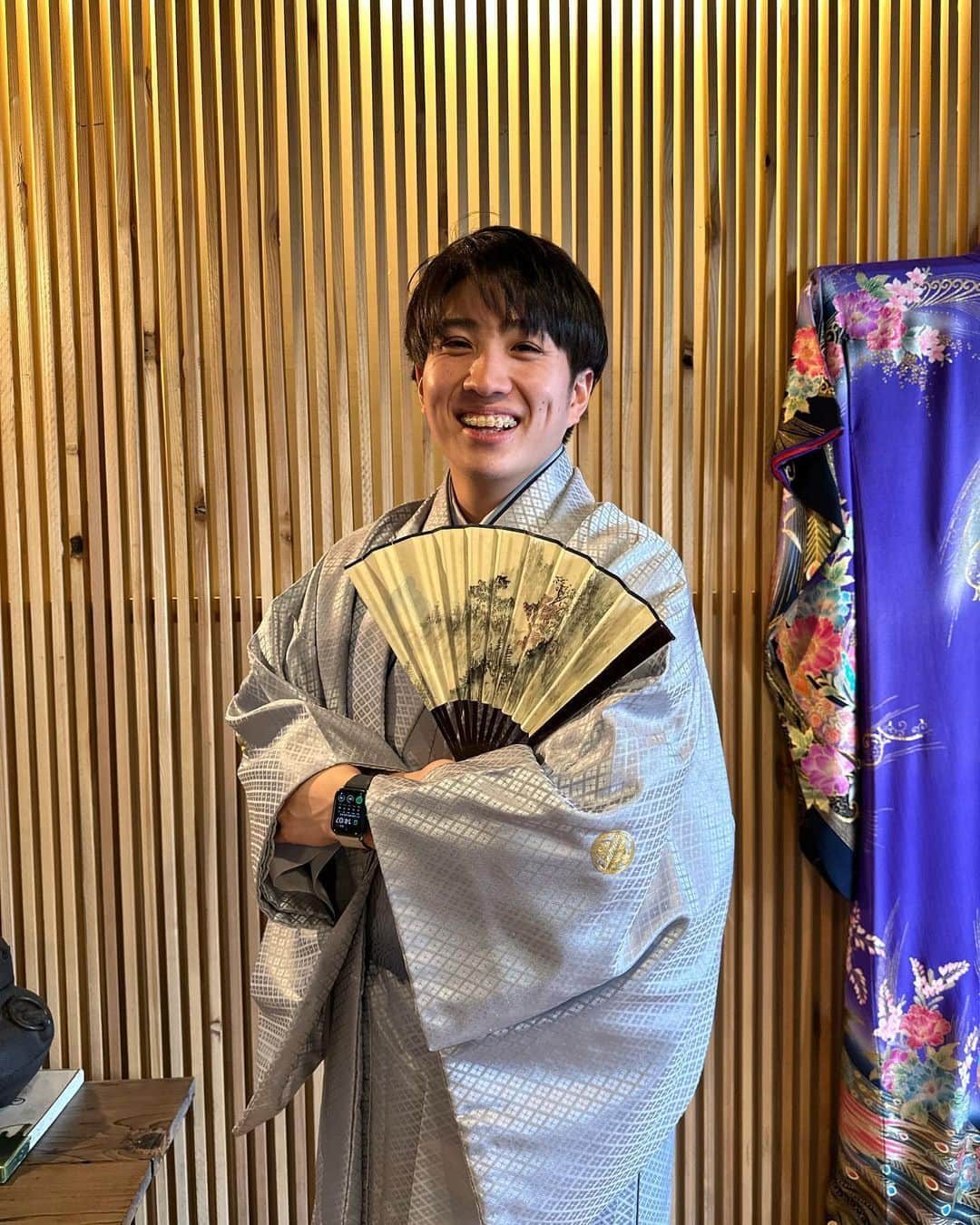 大塚稜馬さんのインスタグラム写真 - (大塚稜馬Instagram)「It has been a while since I have worn a kimono. I love wearing a suit, but I love wearing a kimono more than it. Because I feel more relaxed. It may have something to do with the fact that I used to wear hakama in kendo. But it was the first time for me to do a tea ceremony wearing a kimono. It was very difficult, but it was a great experience. I encourage everyone to rent a kimono and experience it, whether it is in Asakusa or Kyoto when you come to Japan. Also, the tea ceremony is fun, so let's try it!  By the way, it's a secret that I gained weight during this trip because the dish was so good🤫  #kimono #japantrip」3月11日 23時59分 - otk_rym