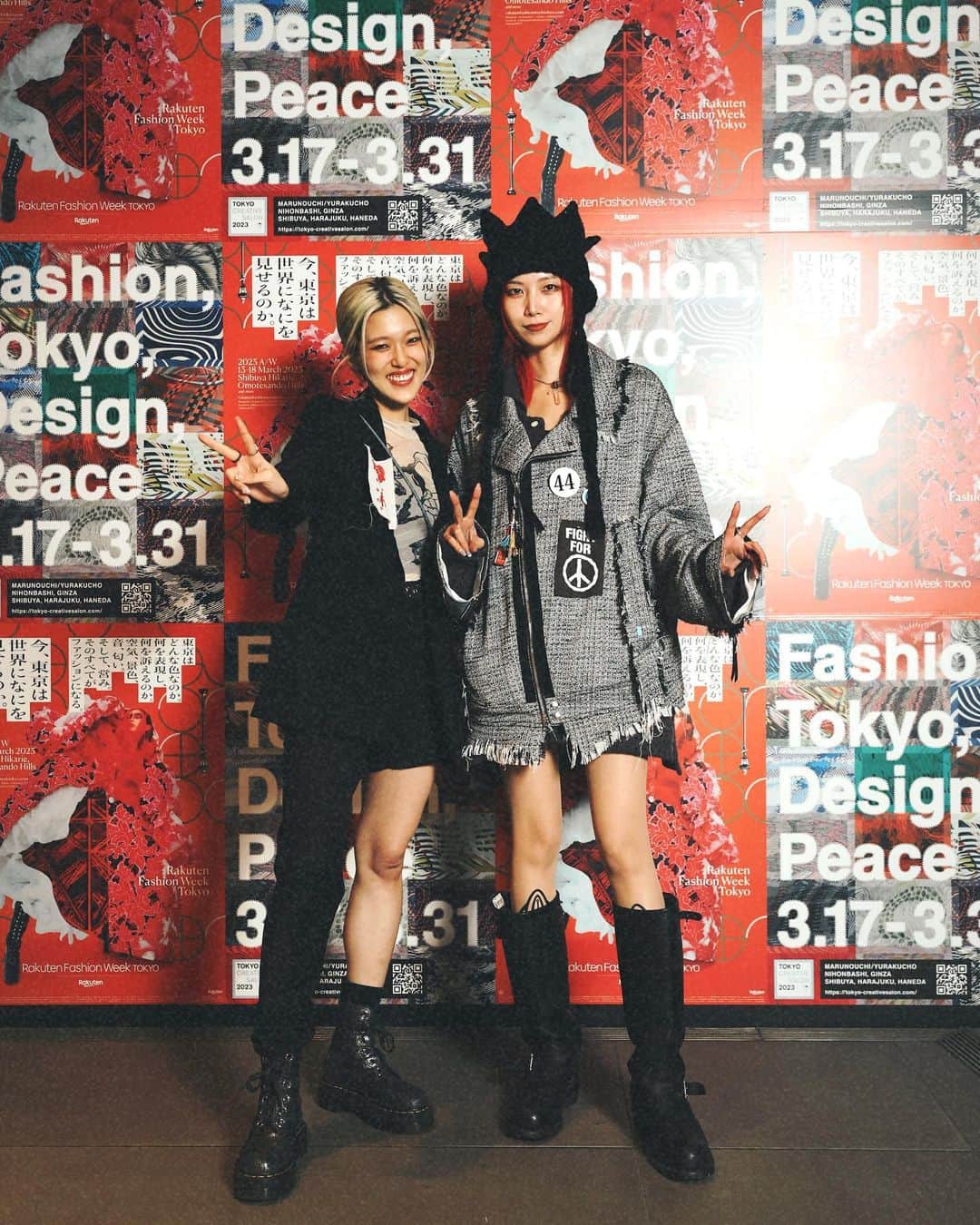 si ouxさんのインスタグラム写真 - (si ouxInstagram)「来週から東コレ/JAPAN FASHION WEEK！ ⁡ TOKYO CREATIVE SALON @tokyocreativesalon  Rakuten Fashion Week TOKYO @rakutenfwt  共催によるオープニングパーティー at @ortokyoofficial  へ遊びに行ってきました。今シーズンもたのしみだな〜！ ⁡ @rebel_for_the_future のパッチもゲットできて嬉しい🕊 ⁡ ⁡ @tokyocreativesalon  #tokyocreativesalon #東京クリエイティブサロン #rakutenfwt」3月12日 0時10分 - si_oux